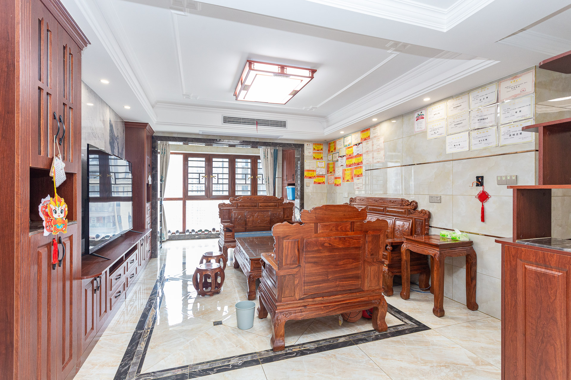 勤诚达境界城 5室2厅2卫 187.0万 勤诚达境界城 5室2厅2卫 187.0万客厅