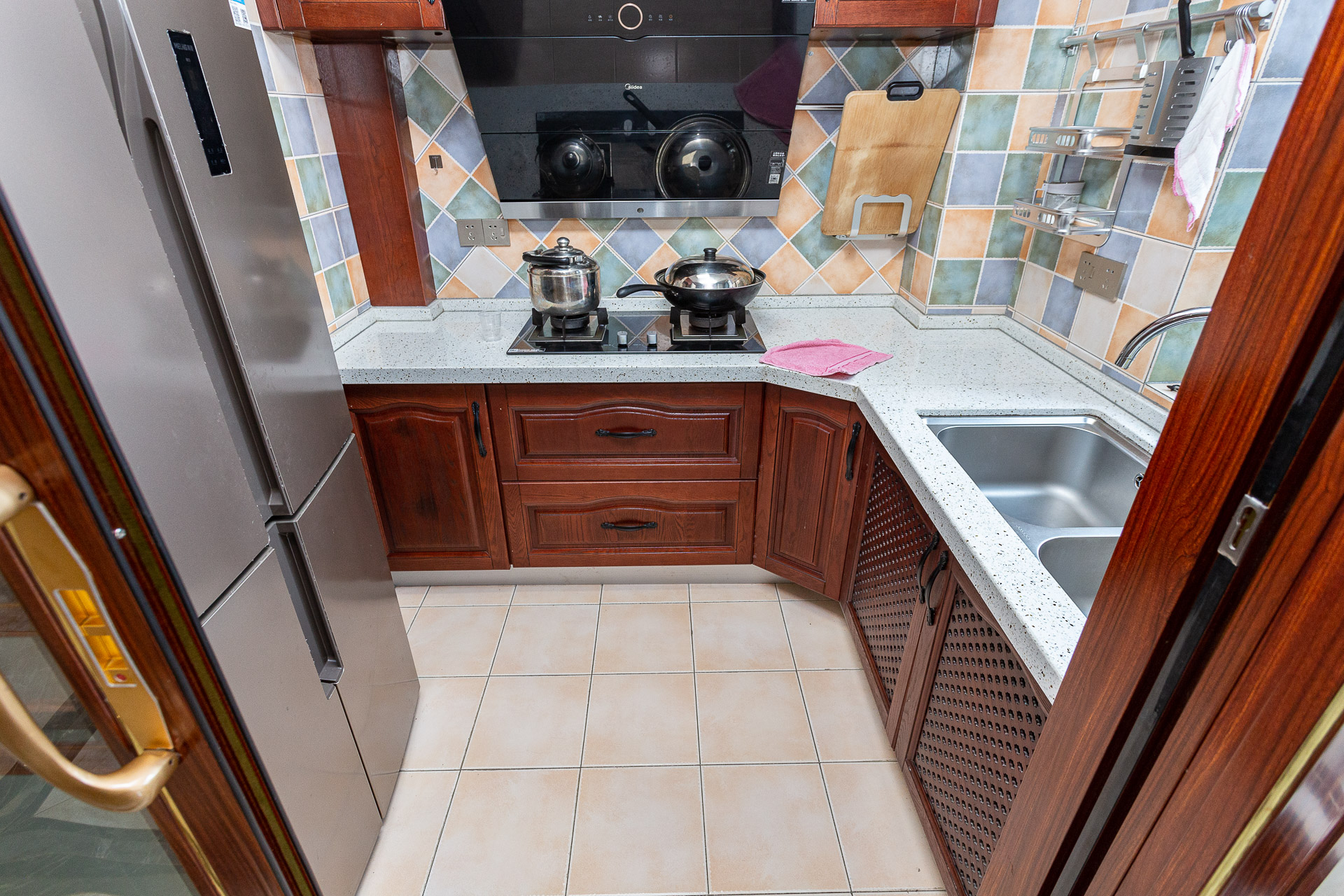 勤诚达境界城 5室2厅2卫 187.0万 勤诚达境界城 5室2厅2卫 187.0万厨房