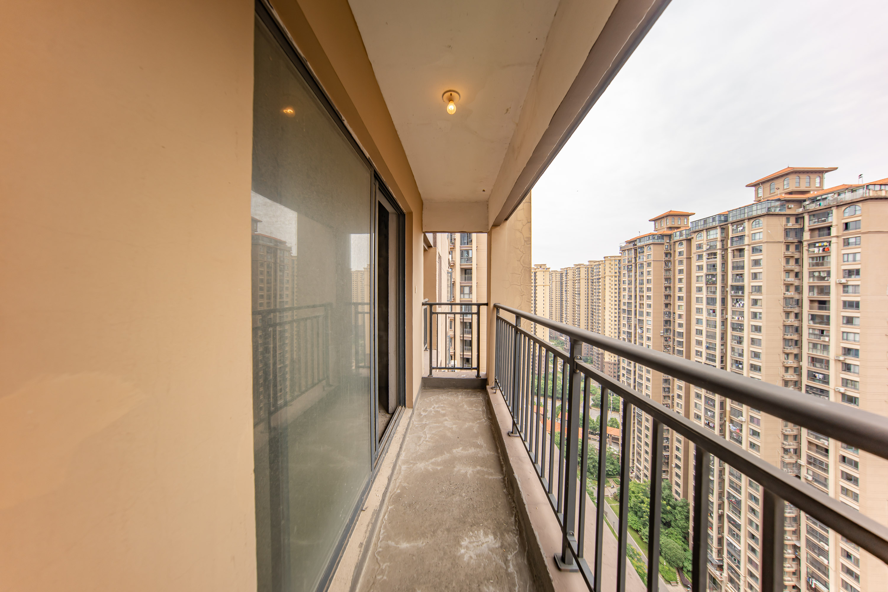 邦盛水岸御园 3室2厅2卫 84.8万 邦盛水岸御园 3室2厅2卫 84.8万阳台