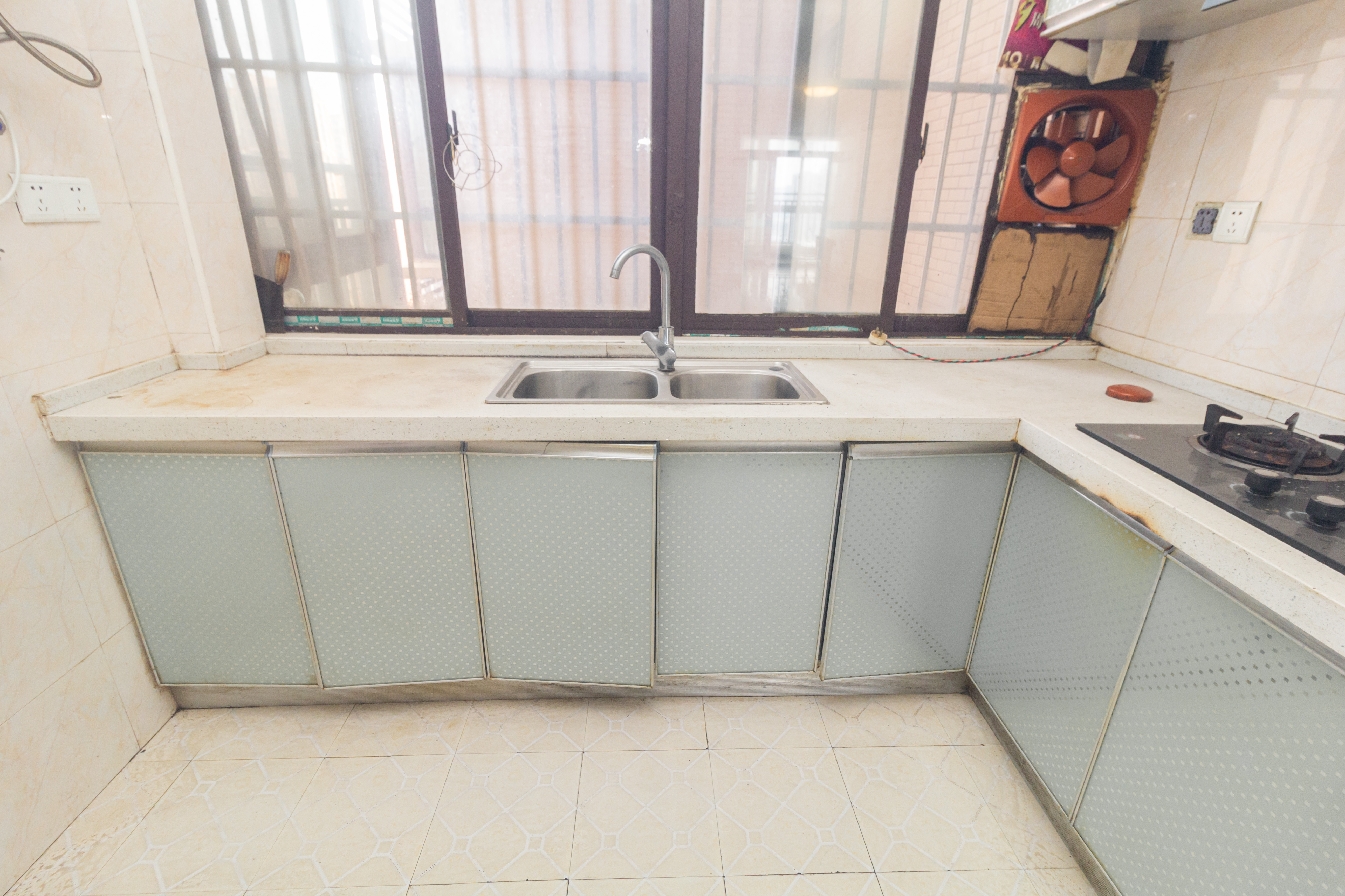 昌和商业中心/昌和国际 3室2厅1卫 82.8万 昌和商业中心/昌和国际 3室2厅1卫 82.8万厨房