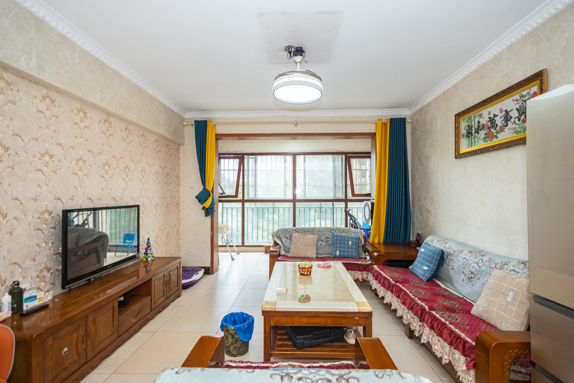 紫晶城 3室2厅1卫 68.0万 紫晶城 3室2厅1卫 68.0万客厅