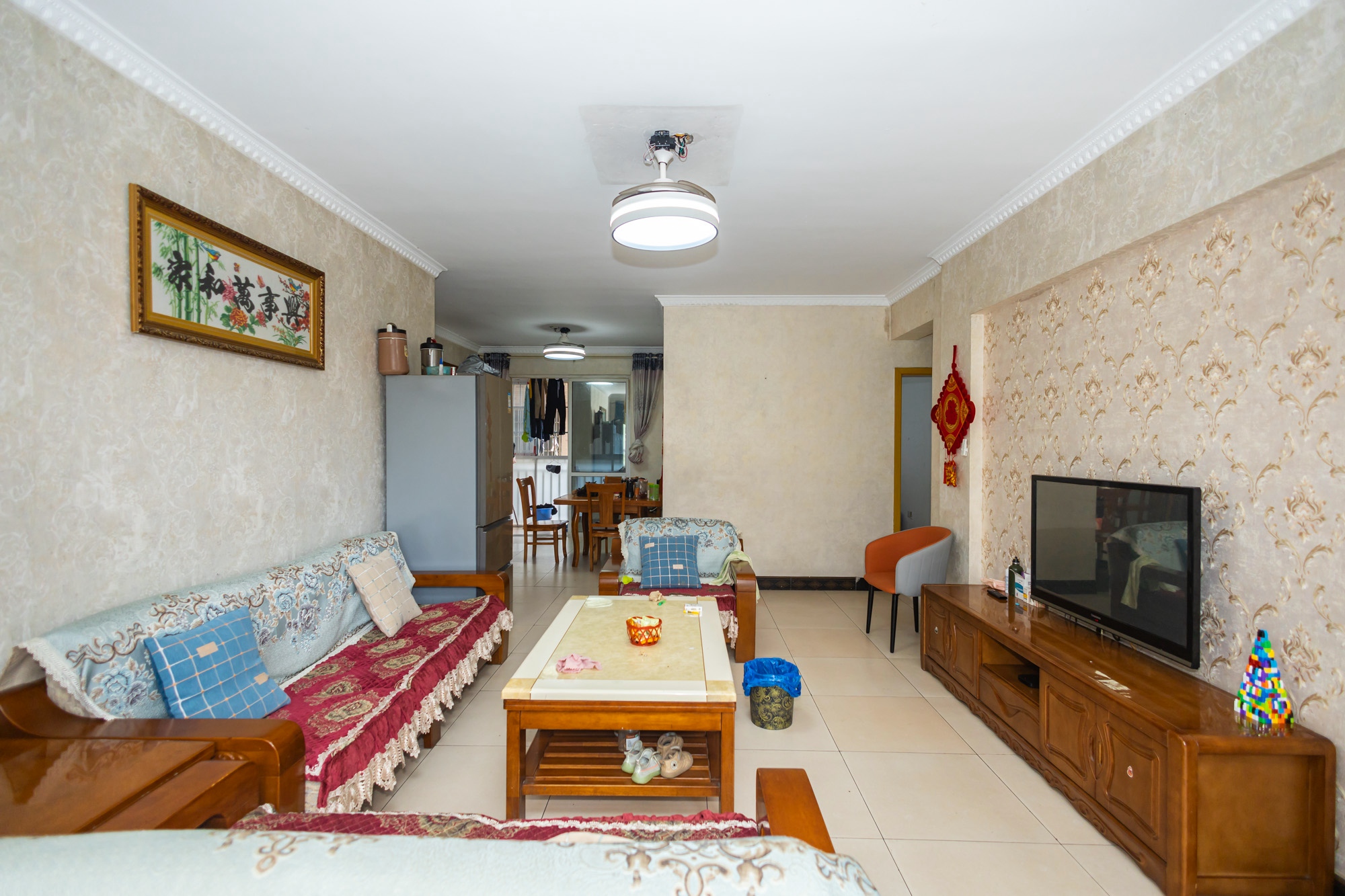 紫晶城 3室2厅1卫 68.0万 紫晶城 3室2厅1卫 68.0万客厅