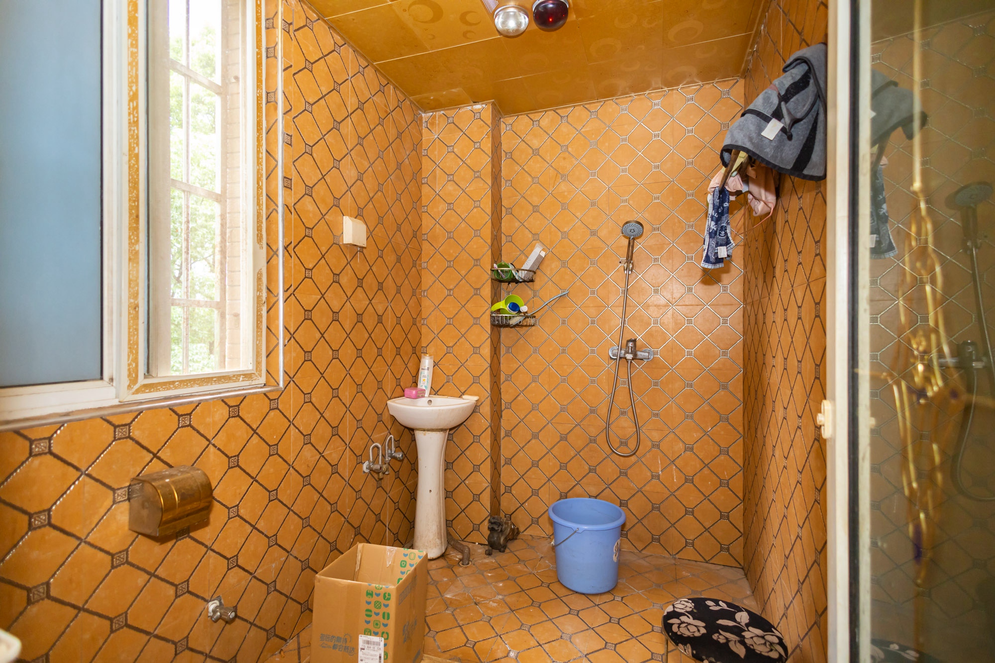 紫晶城 3室2厅1卫 68.0万 紫晶城 3室2厅1卫 68.0万卫生间