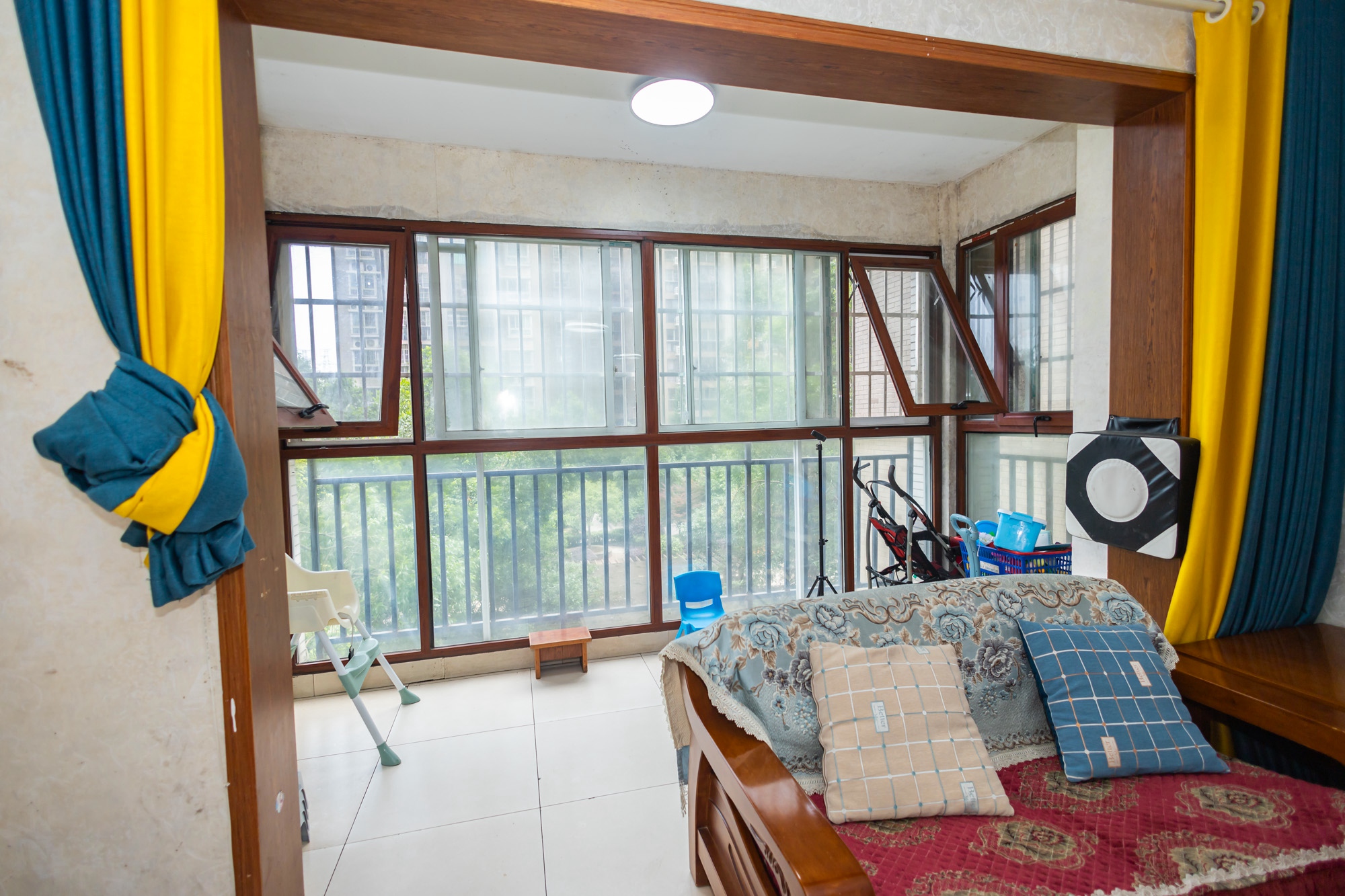 紫晶城 3室2厅1卫 68.0万 紫晶城 3室2厅1卫 68.0万阳台