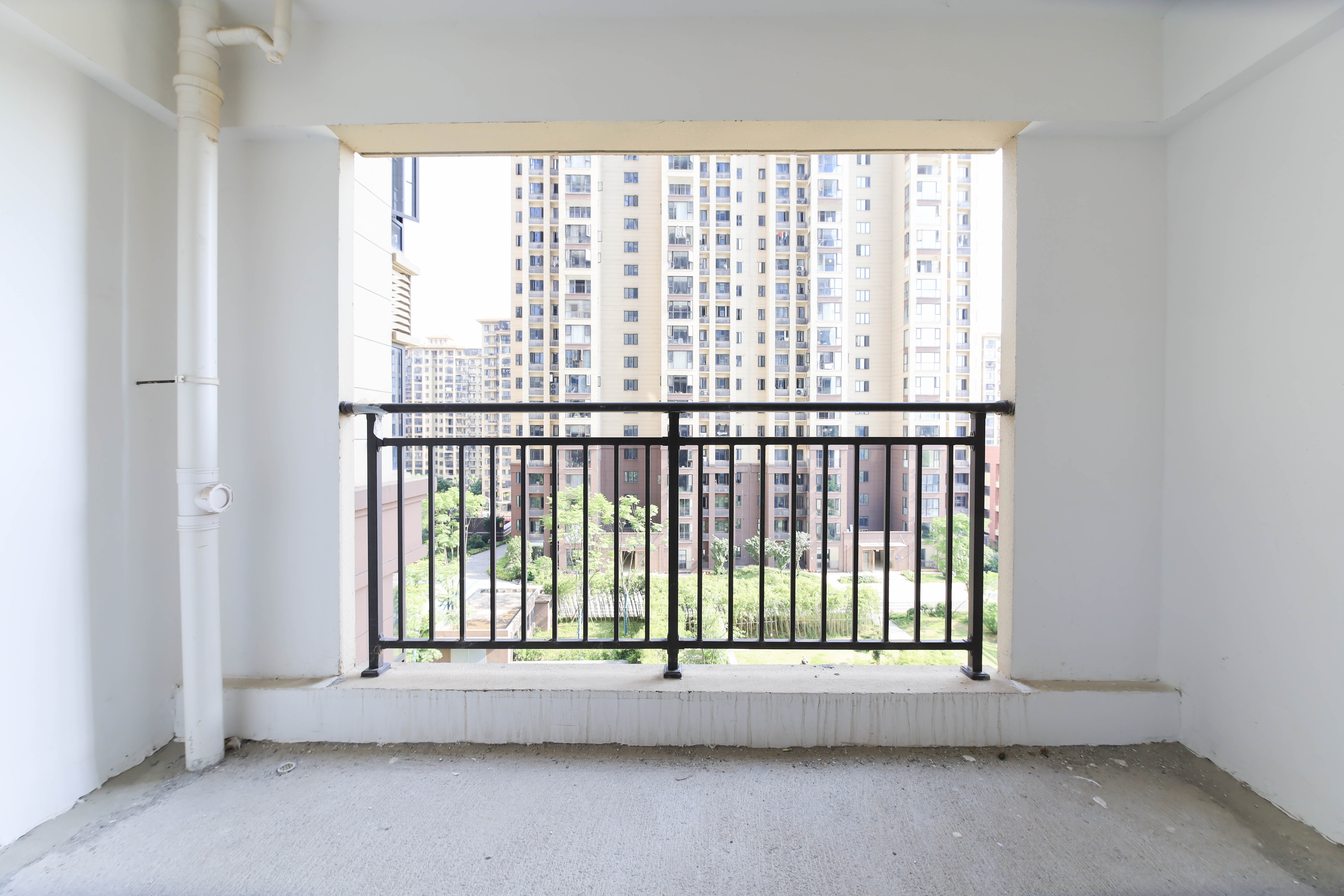 长房明宸府  3室2厅2卫    99.0万 长房明宸府  3室2厅2卫    99.0万阳台