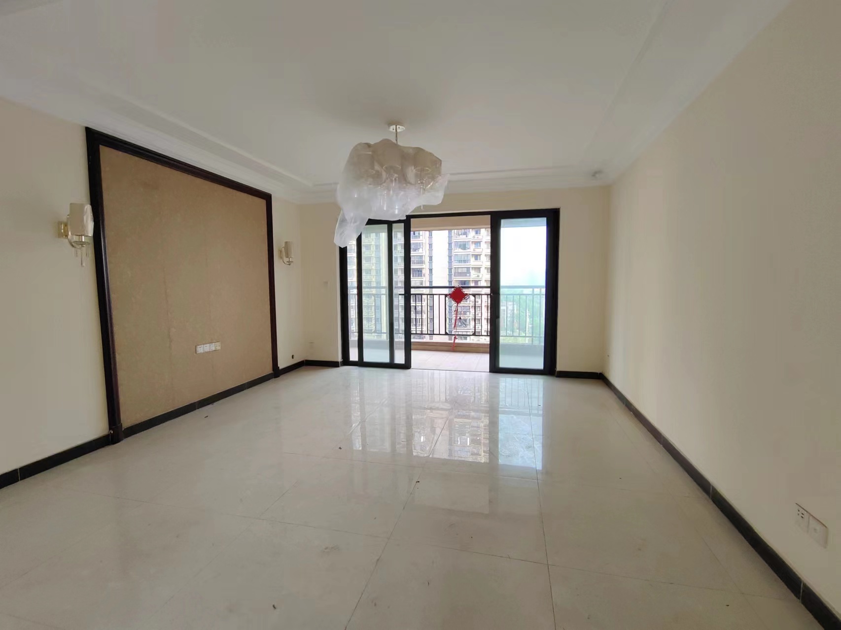 恒大华府 4室2厅2卫 152.8万 恒大华府 4室2厅2卫 152.8万室内图