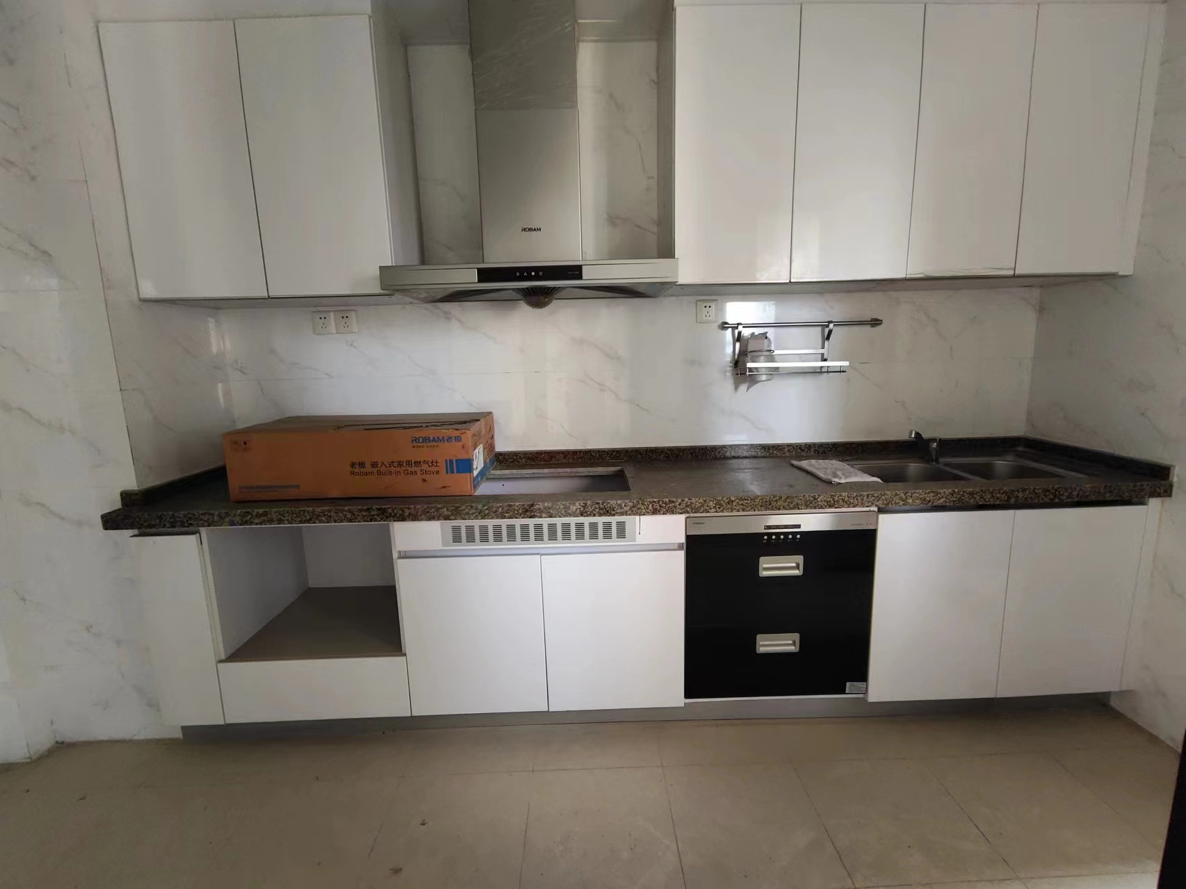 恒大华府 4室2厅2卫 152.8万 恒大华府 4室2厅2卫 152.8万室内图