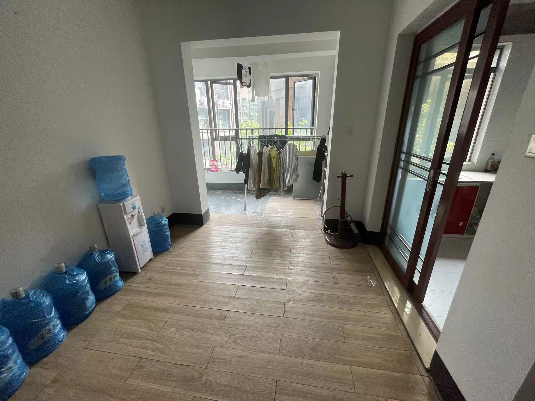 栗雨香堤 4室2厅2卫 57.0万 栗雨香堤 4室2厅2卫 57.0万室内图