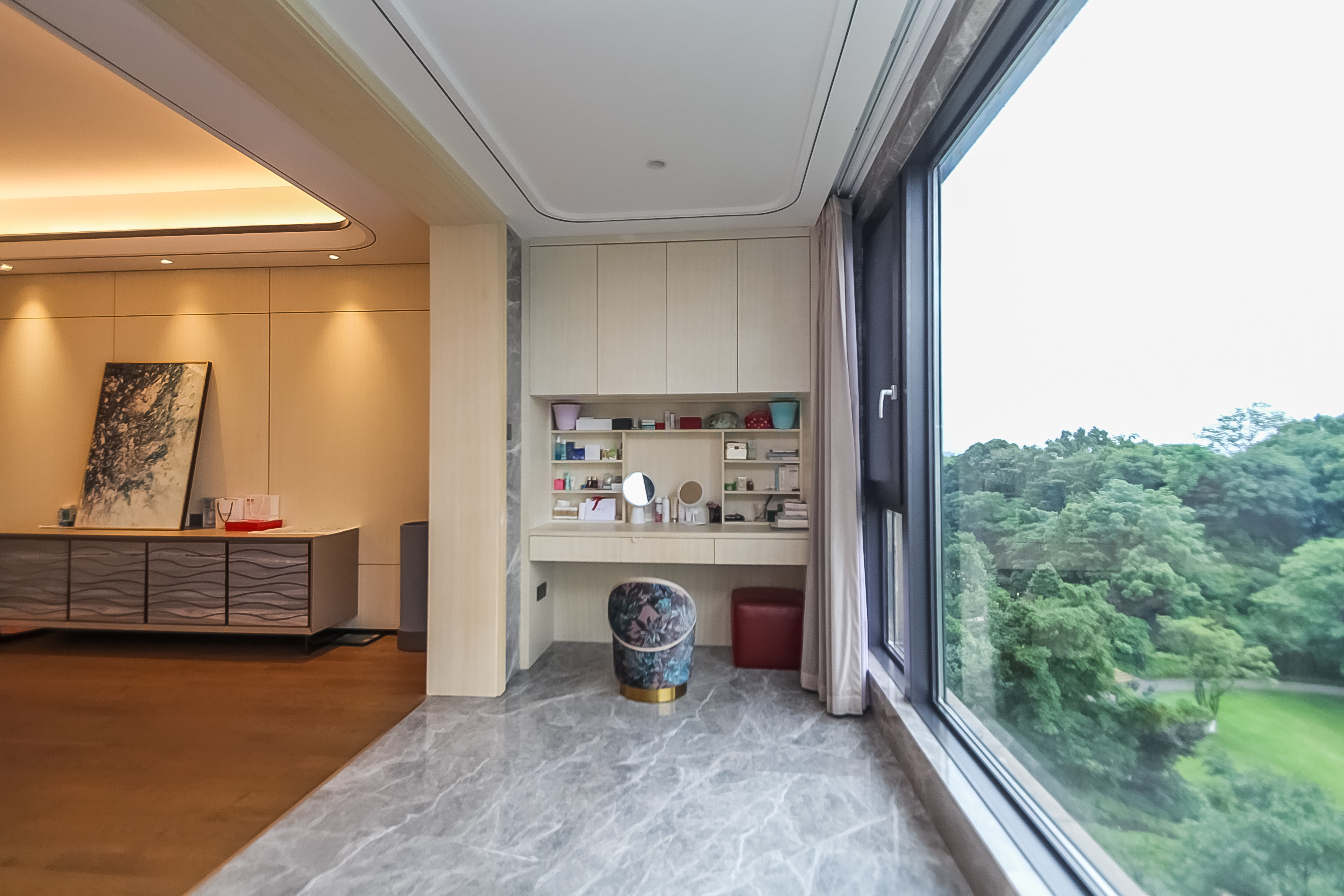中建江山壹号  4室2厅1卫   810.00万阳台