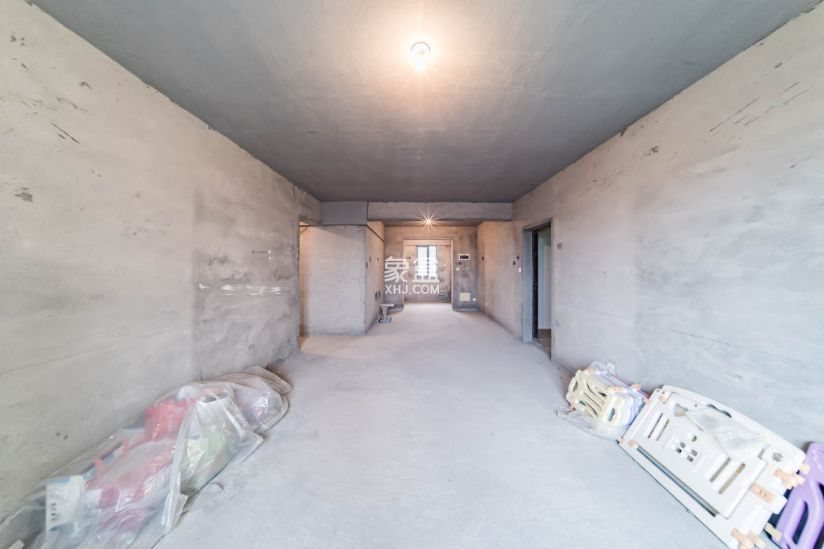 兰亭湾畔 4室2厅2卫 160.0万 兰亭湾畔 4室2厅2卫 160.0万客厅