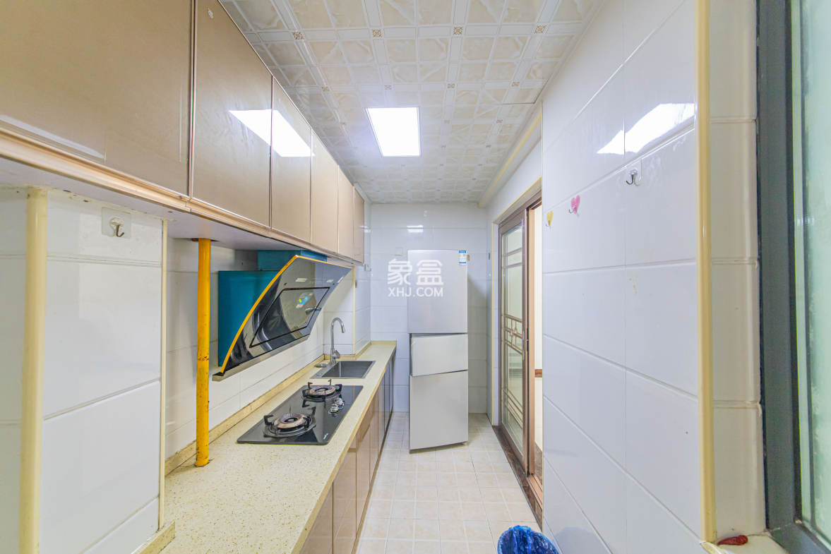 中建芙蓉嘉苑  3室2厅2卫    90.0万 中建芙蓉嘉苑  3室2厅2卫    90.0万厨房