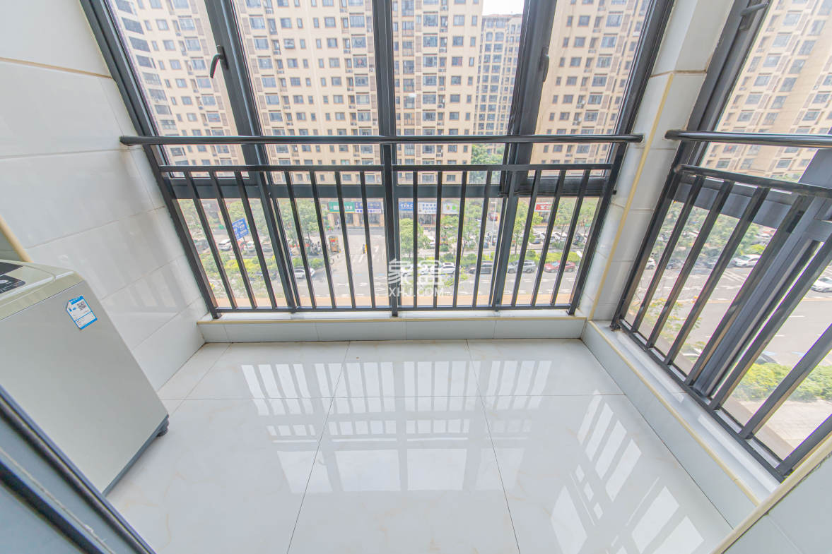 中建芙蓉嘉苑  3室2厅2卫    90.0万 中建芙蓉嘉苑  3室2厅2卫    90.0万阳台