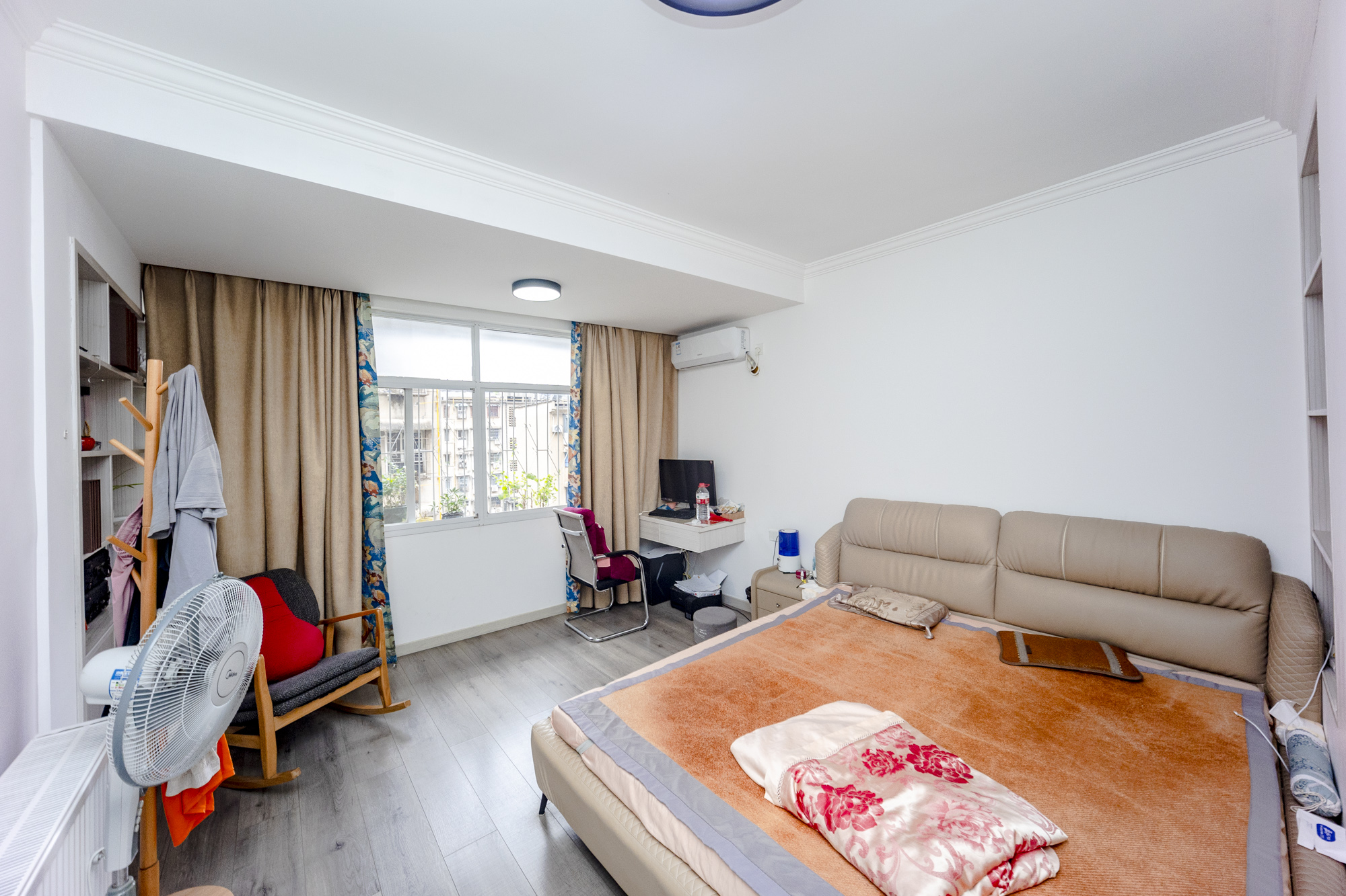 湖南第六工程有限公司机关小区(六公司机关大院)  4室2厅2卫    120.0万 湖南第六工程有限公司机关小区(六公司机关大院)  4室2厅2卫    120.0万卧室