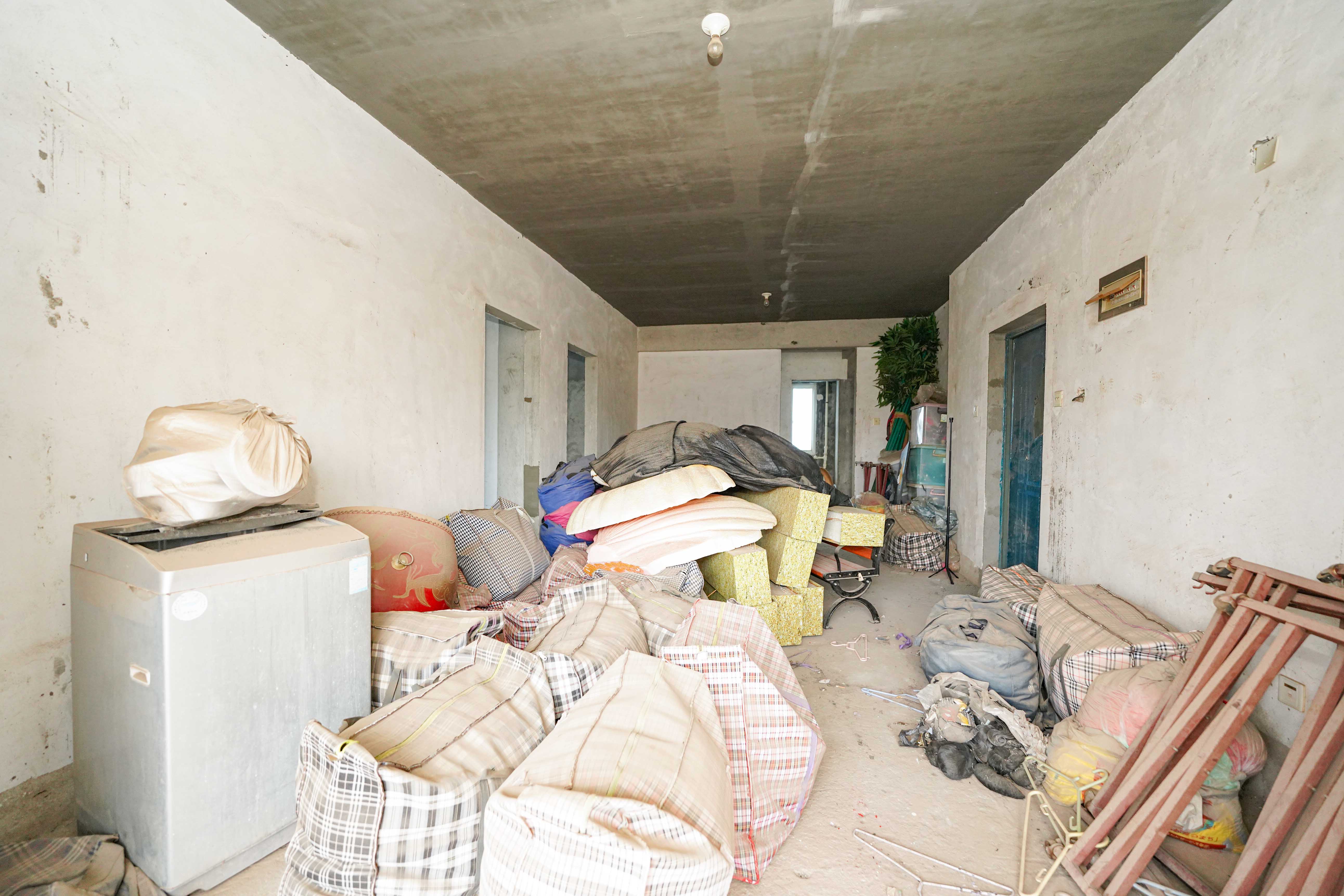 鄱阳小区  3室2厅1卫   75.00万