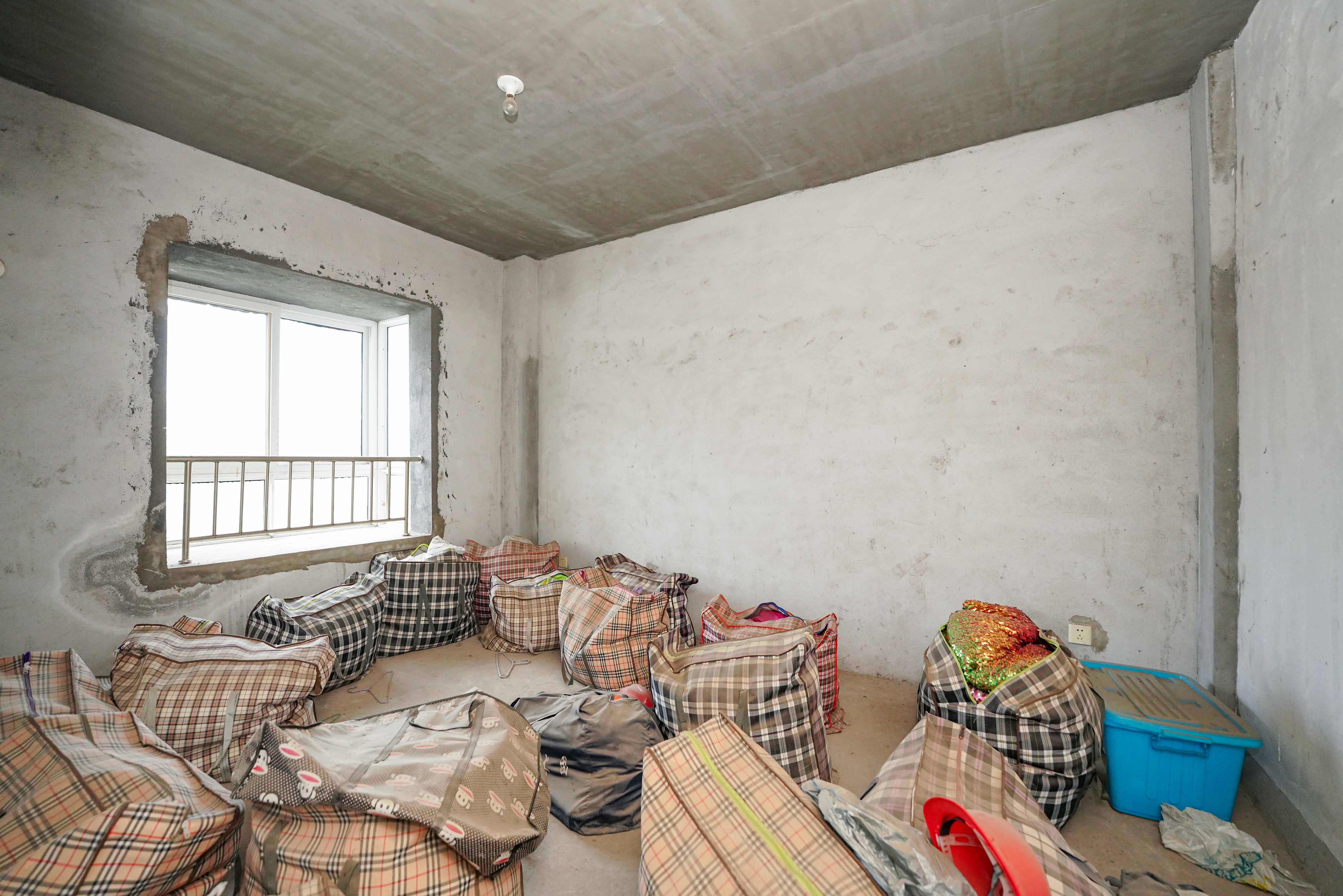 鄱阳小区  3室2厅1卫   75.00万卧室