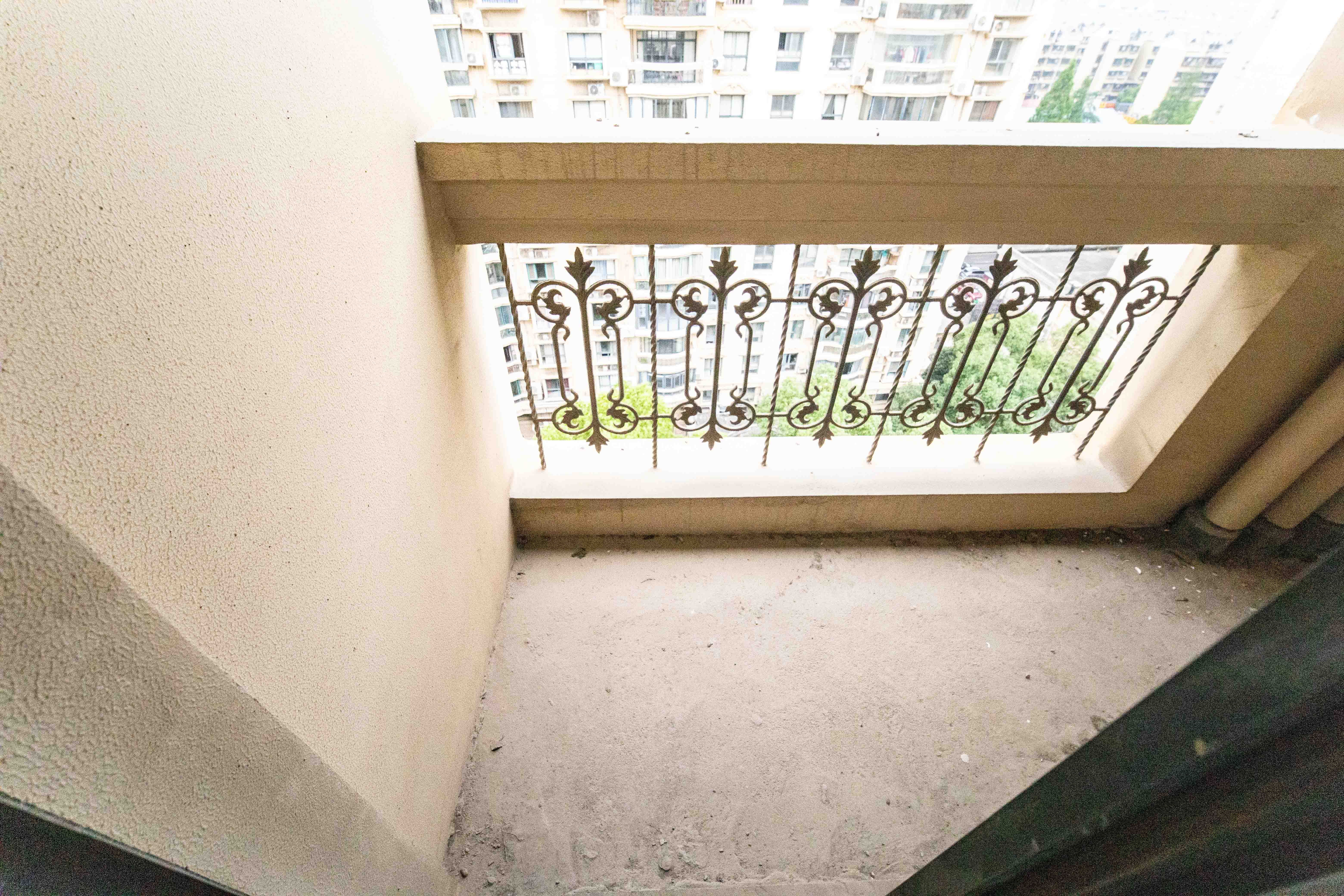 世嘉国际华城 4室2厅1卫 169.0万 世嘉国际华城 4室2厅1卫 169.0万阳台