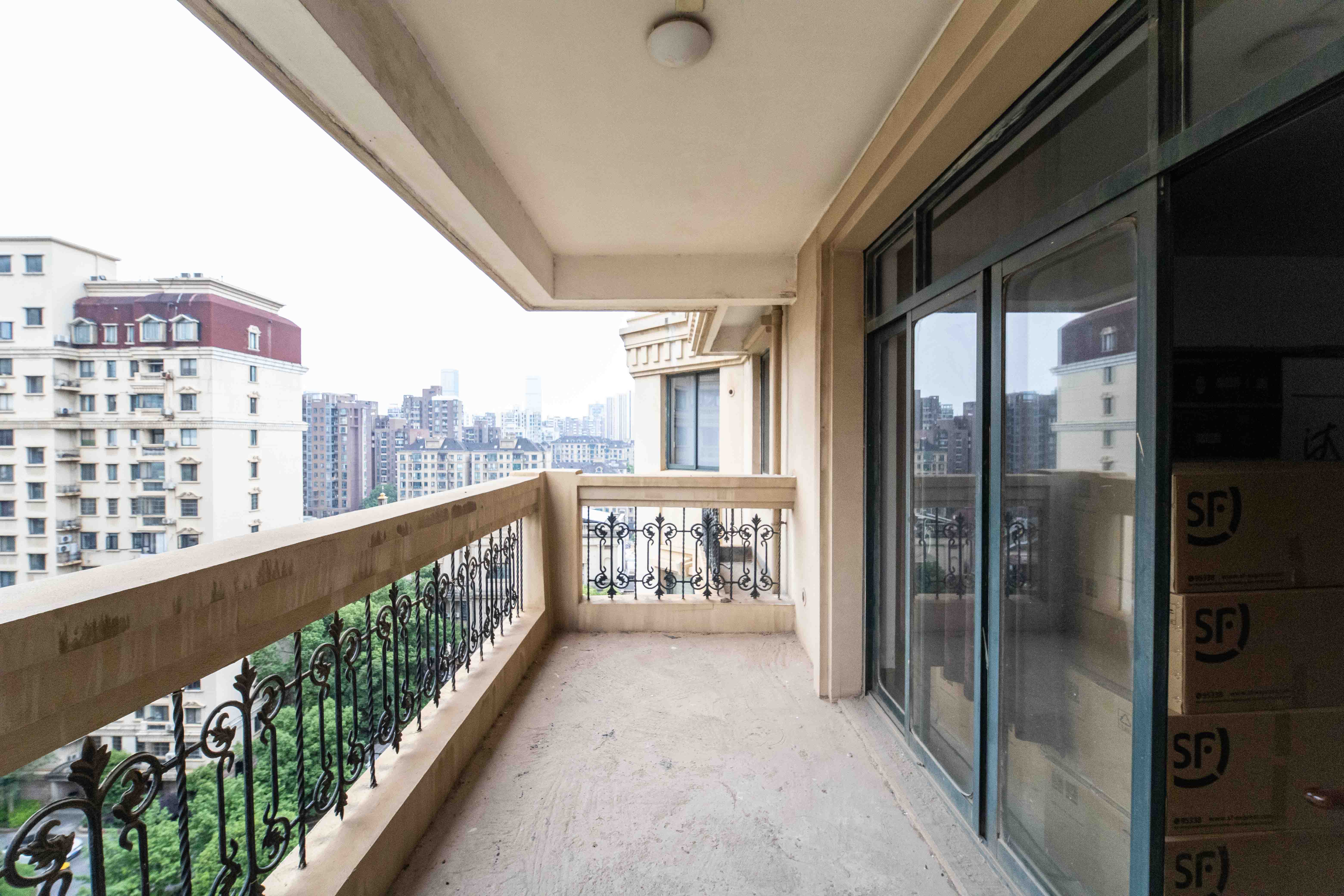 世嘉国际华城 4室2厅1卫 169.0万 世嘉国际华城 4室2厅1卫 169.0万阳台