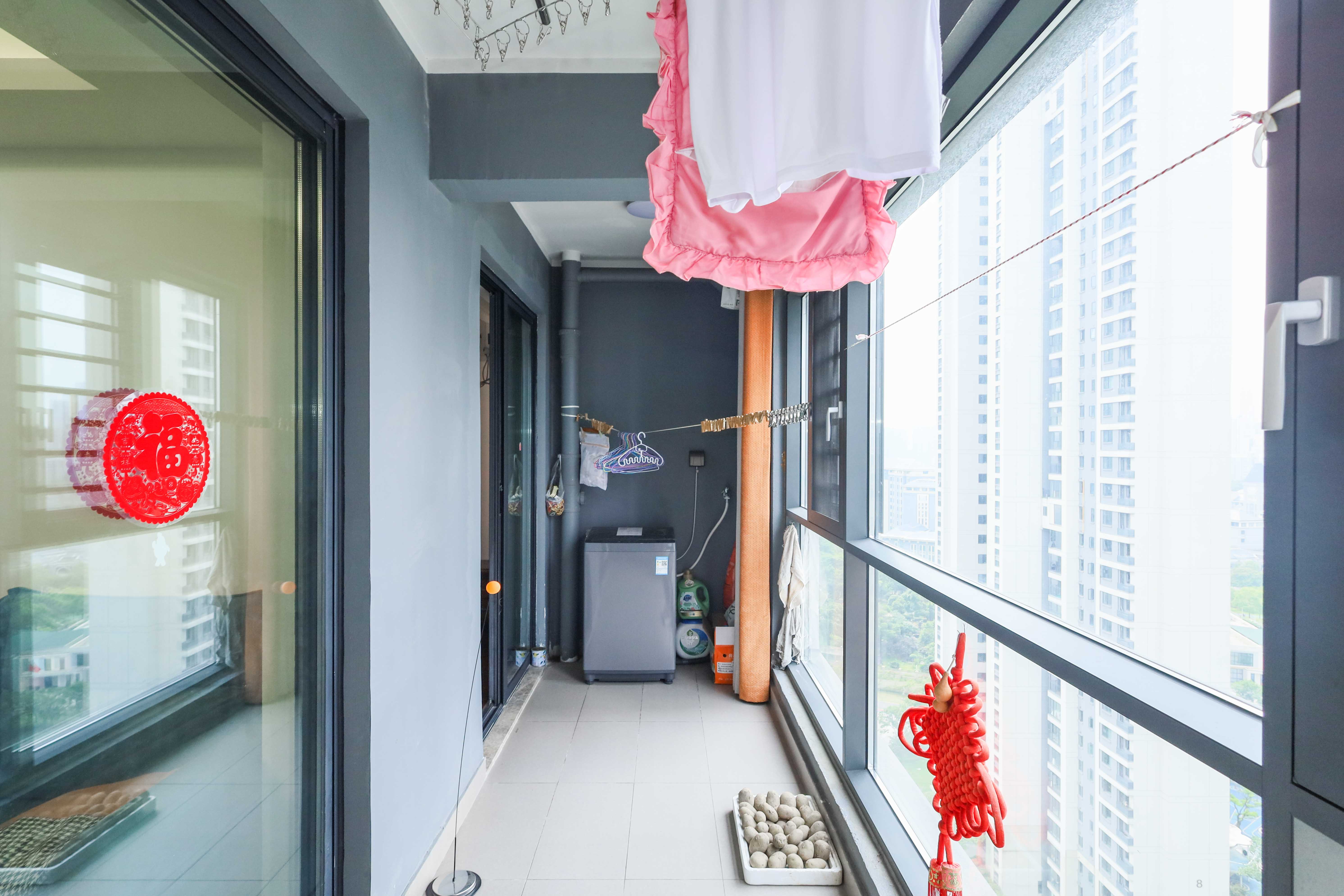 梅溪悦章  3室2厅2卫   145.00万阳台