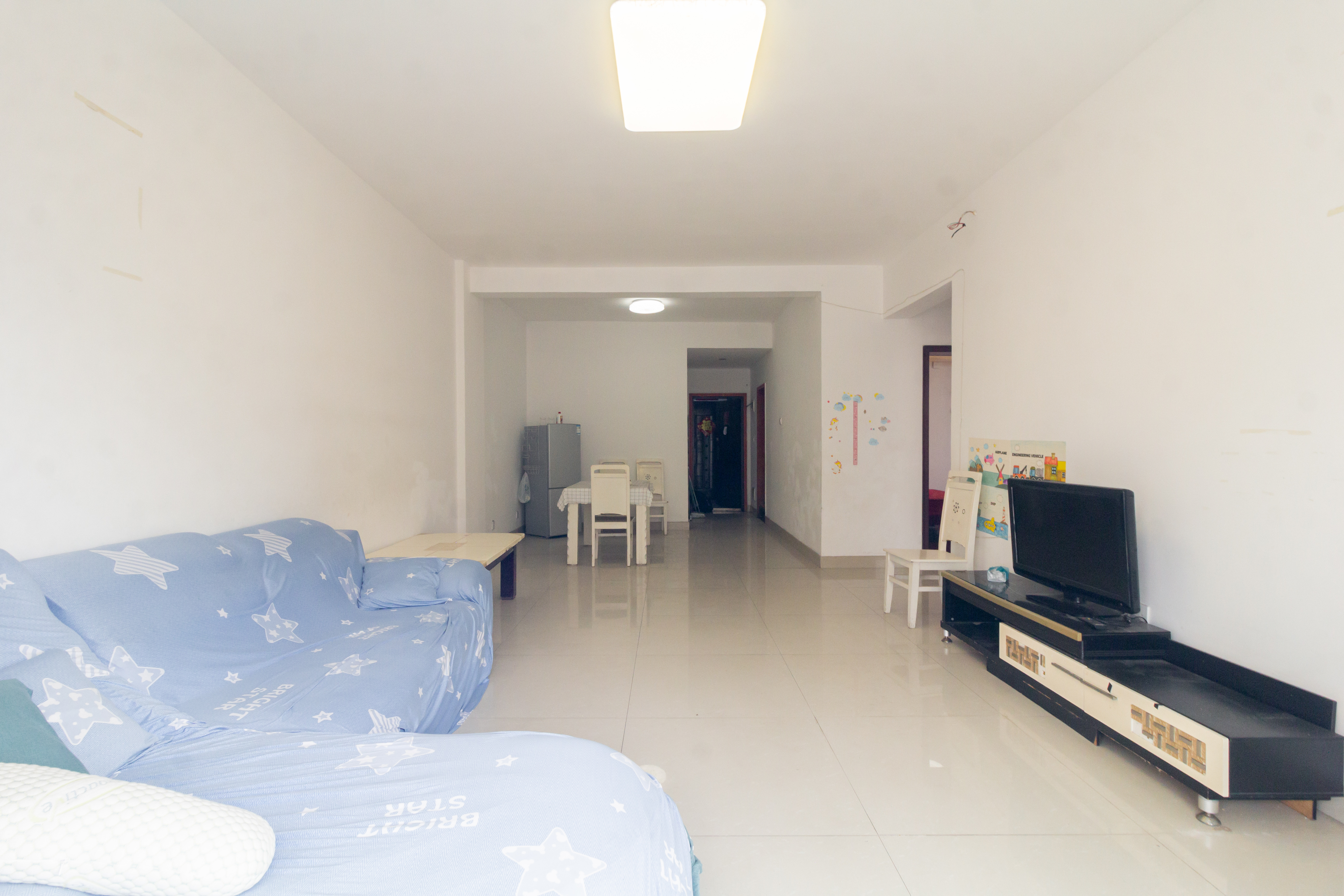 星城国际 2室2厅1卫 43.8万 星城国际 2室2厅1卫 43.8万客厅