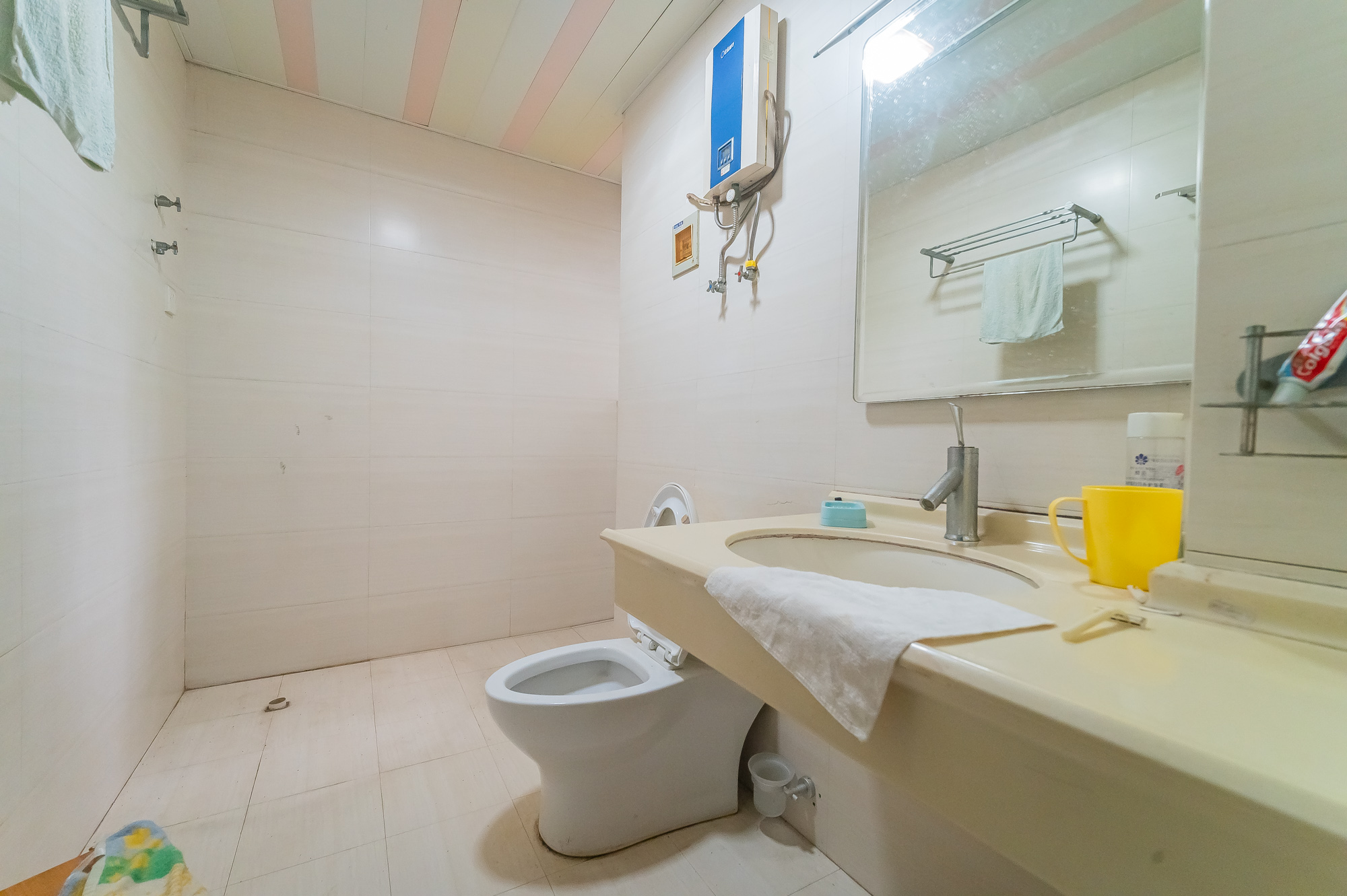 山水人家一二期 4室2厅2卫 130.0万 山水人家一二期 4室2厅2卫 130.0万卫生间