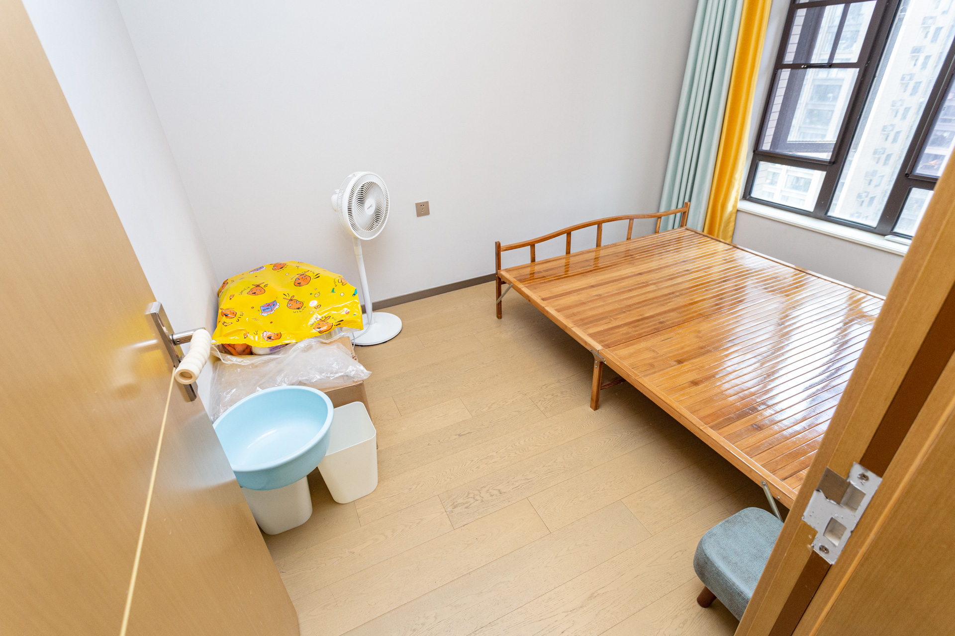 时代倾城四期  3室2厅2卫   120.00万卧室