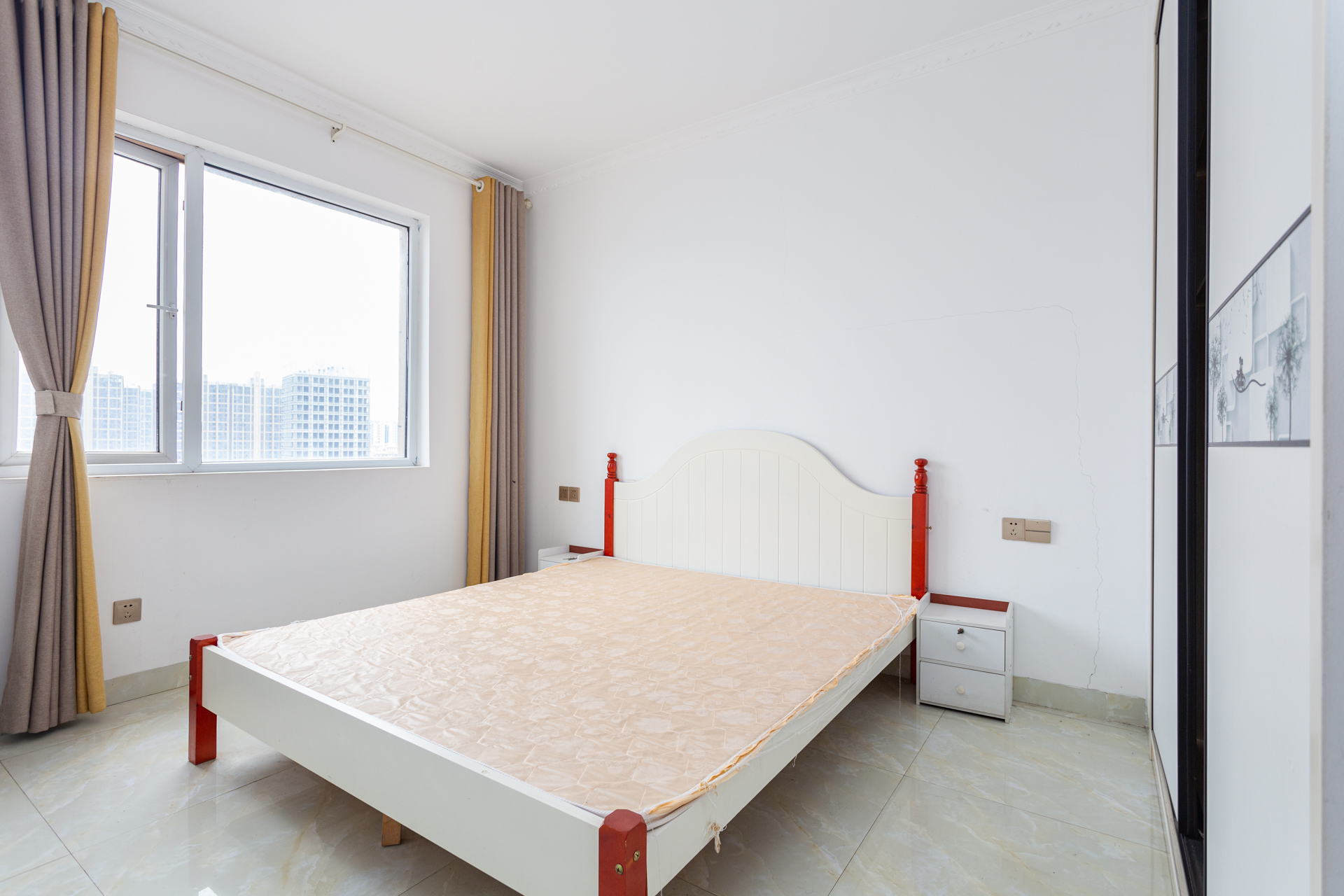 嘉宇银杉(嘉宇西苑) 3室2厅2卫 89.8万 嘉宇银杉(嘉宇西苑) 3室2厅2卫 89.8万卧室