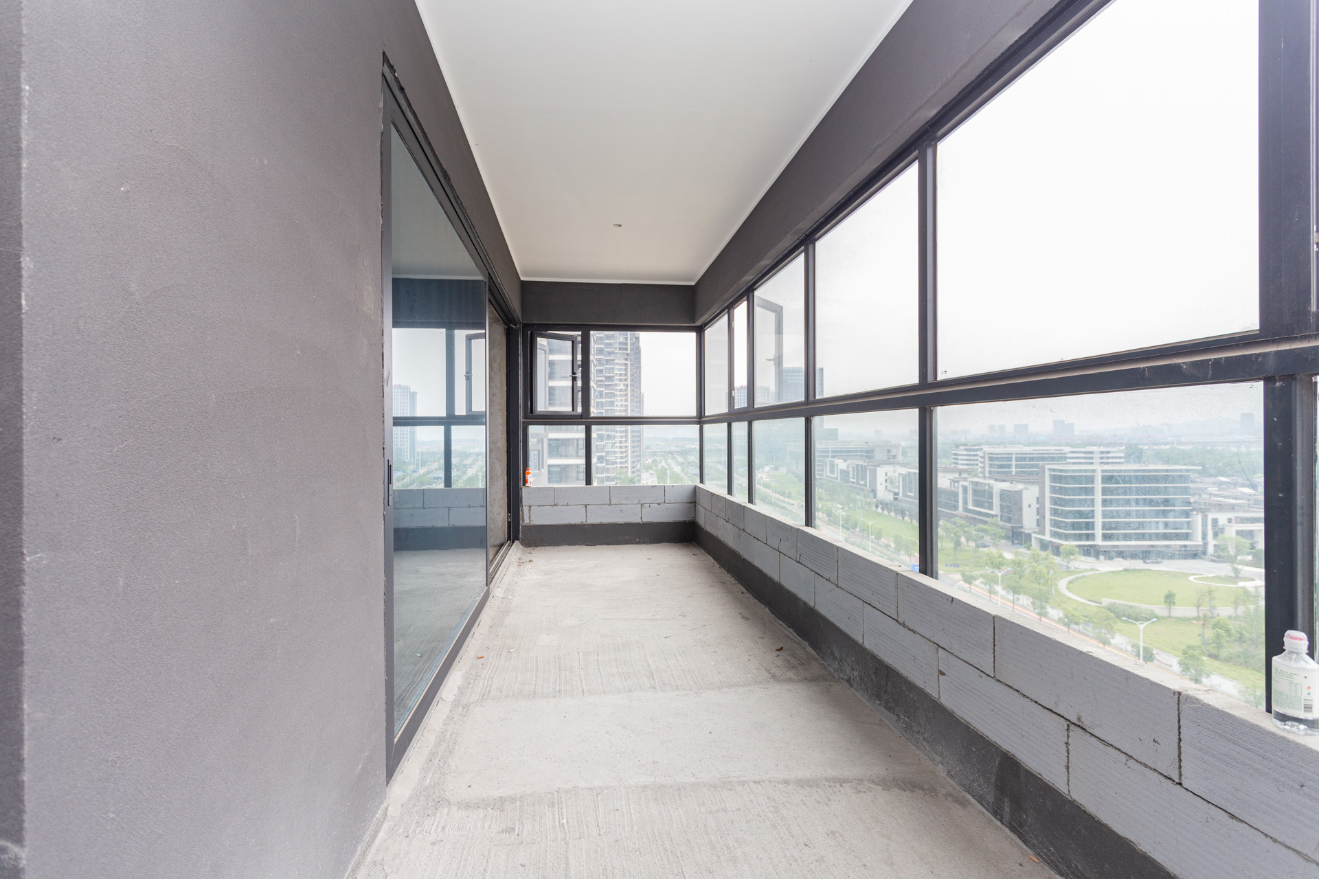 越秀湘江星汇城一期  4室2厅3卫    248.0万 越秀湘江星汇城一期  4室2厅3卫    248.0万阳台