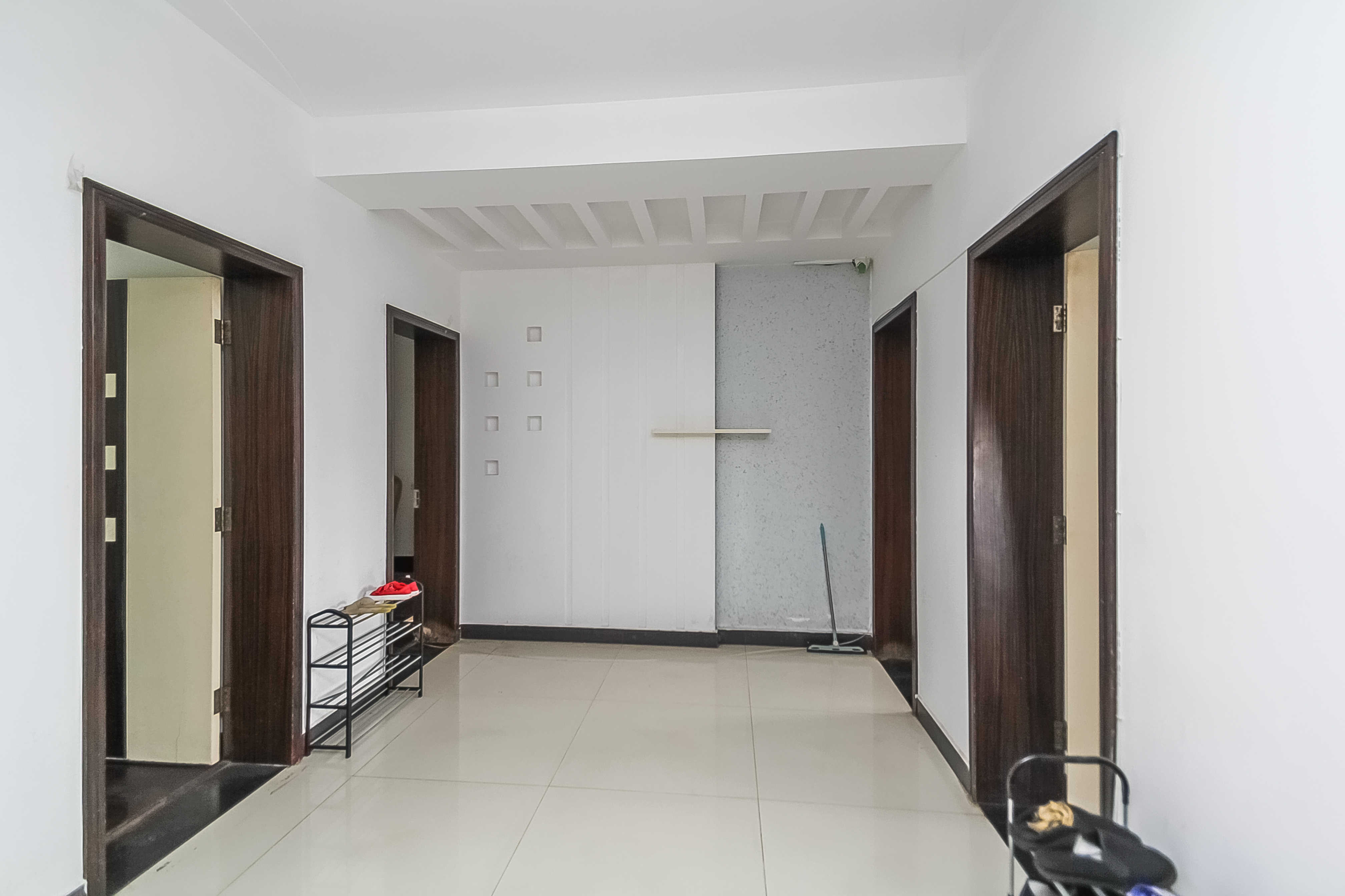 湘银嘉园 4室2厅1卫 140.0万 湘银嘉园 4室2厅1卫 140.0万客厅