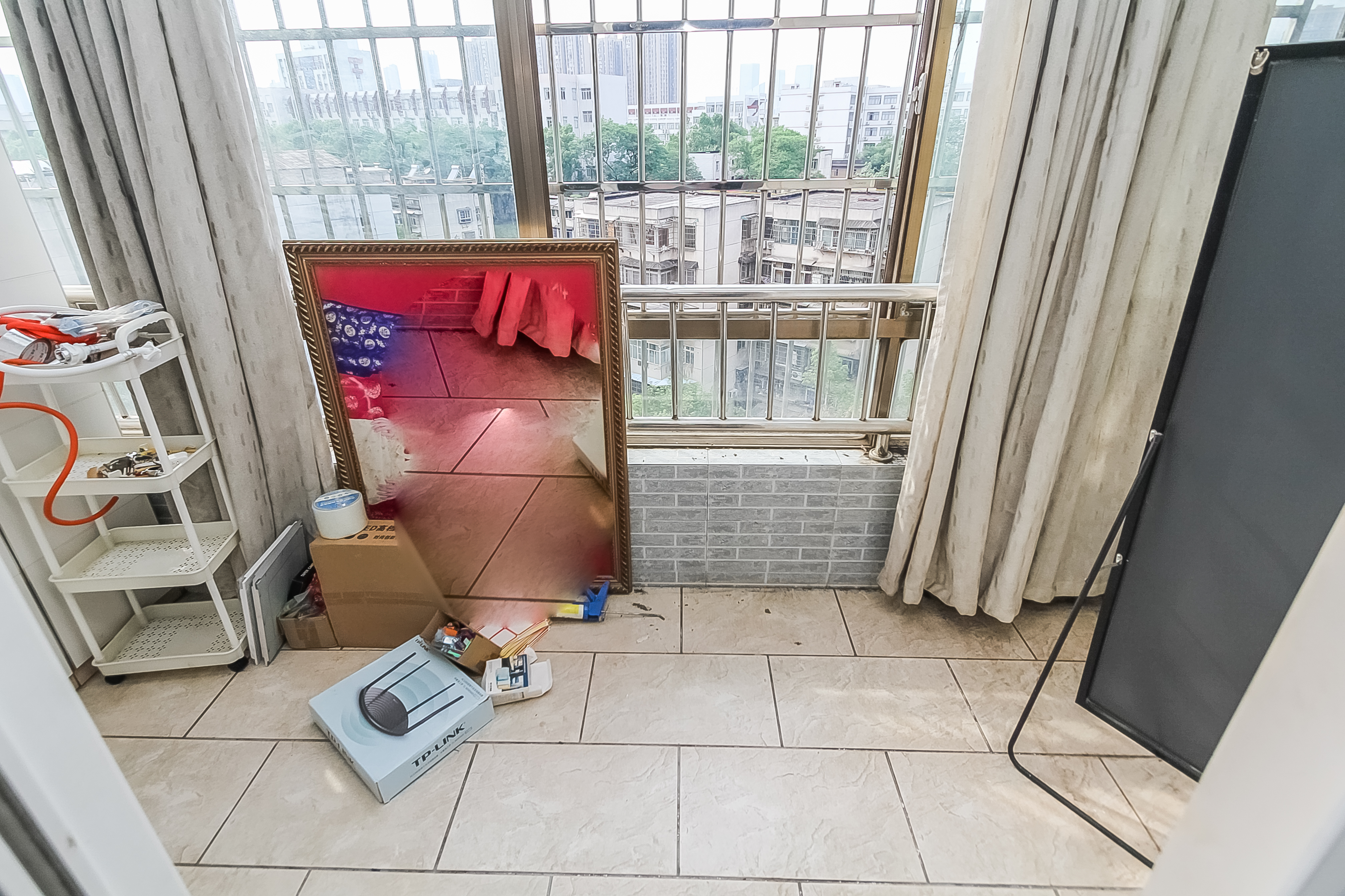 湘银嘉园 4室2厅1卫 140.0万 湘银嘉园 4室2厅1卫 140.0万阳台