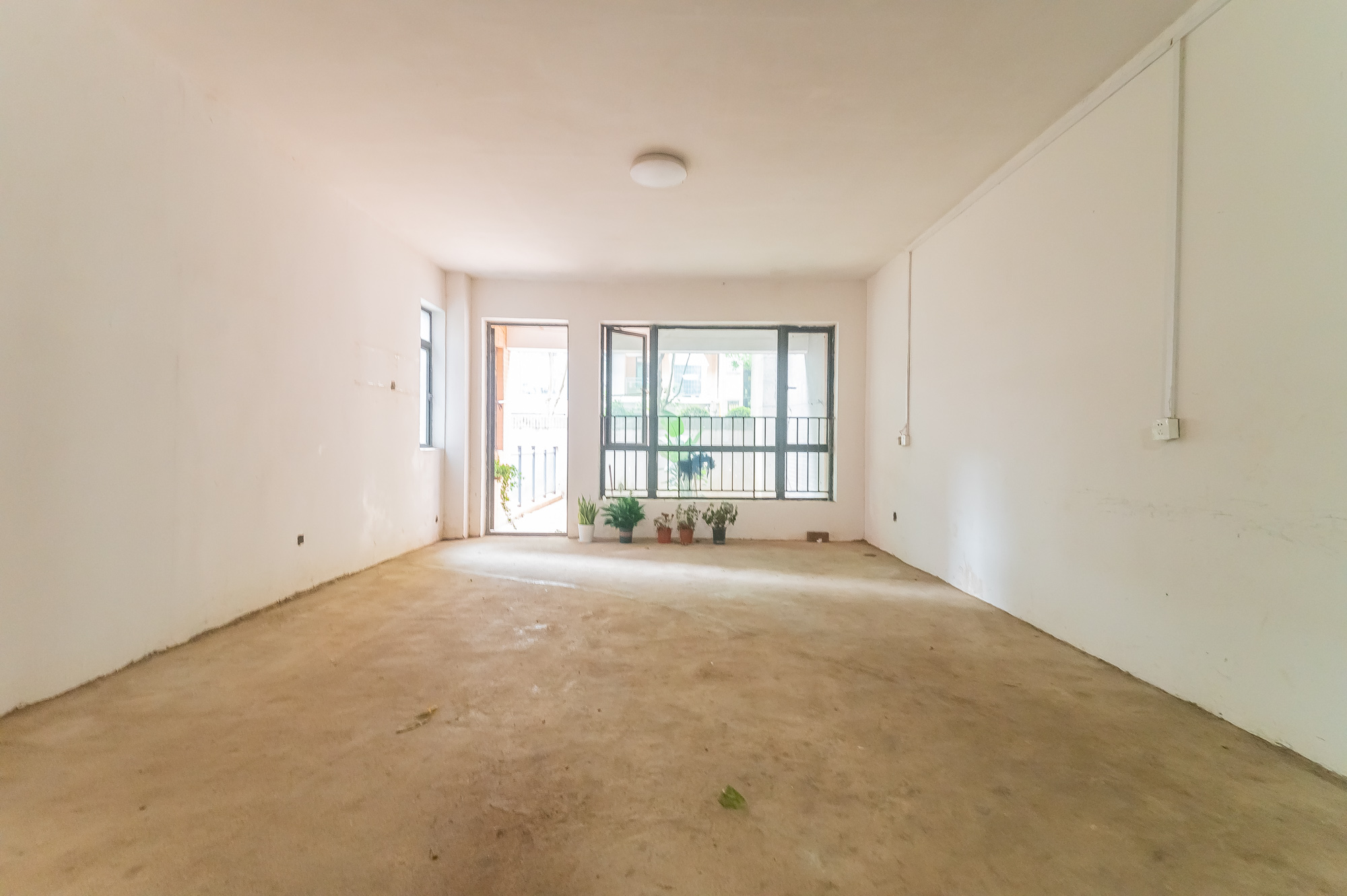 海伦春天 5室2厅2卫 177.0万 海伦春天 5室2厅2卫 177.0万客厅