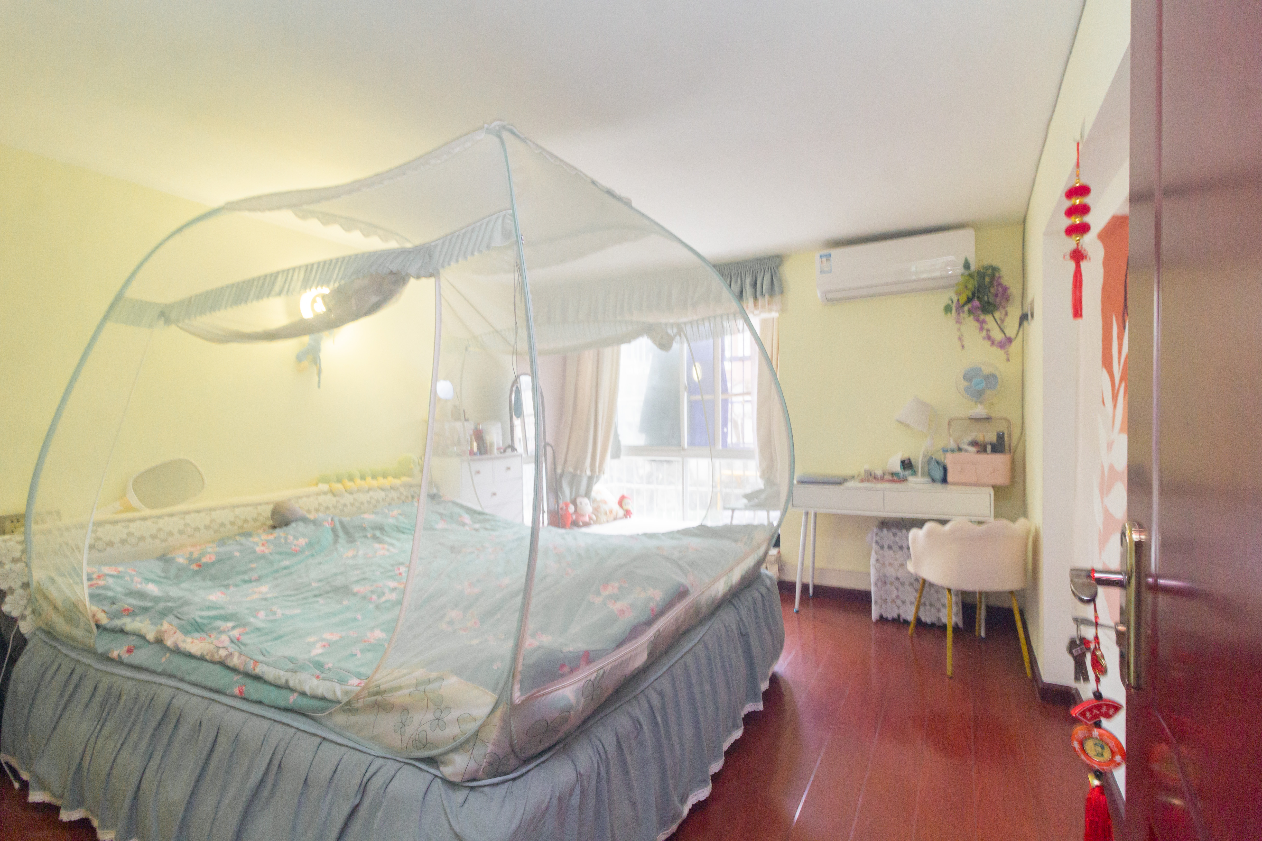 东业苹果社区 4室2厅2卫 72.8万 东业苹果社区 4室2厅2卫 72.8万卧室