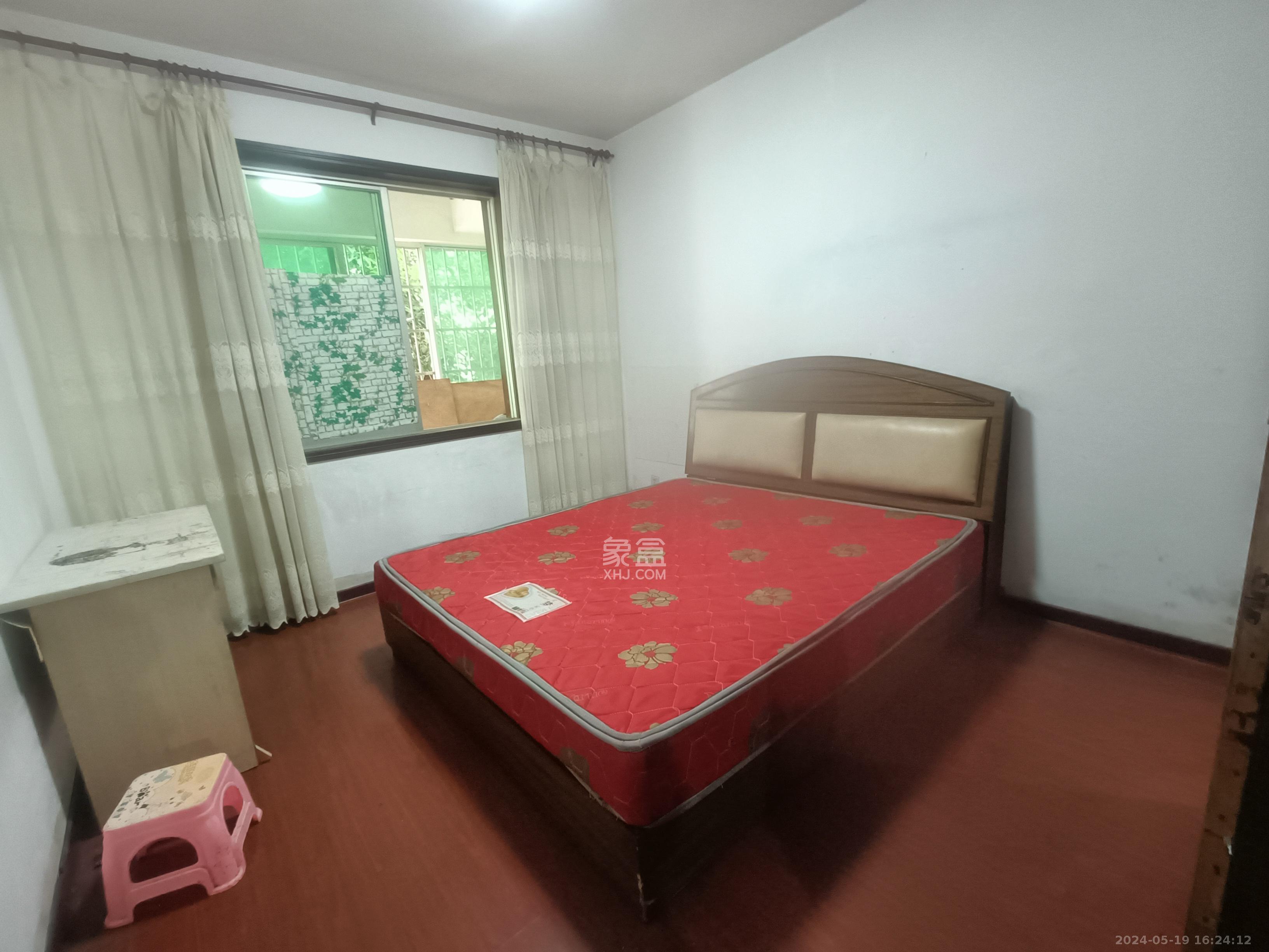 中南汽车世界  3室2厅2卫   1400.00元/月室内图