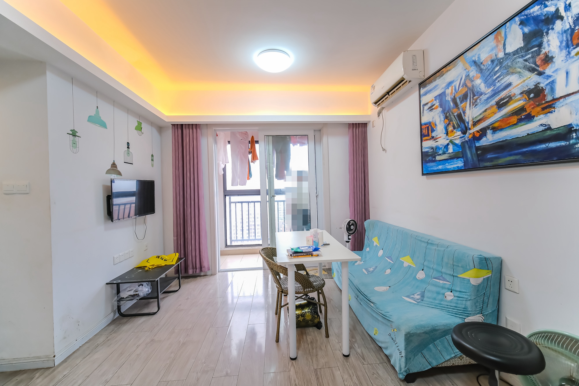 三一街区 2室2厅1卫 41.0万 三一街区 2室2厅1卫 41.0万客厅