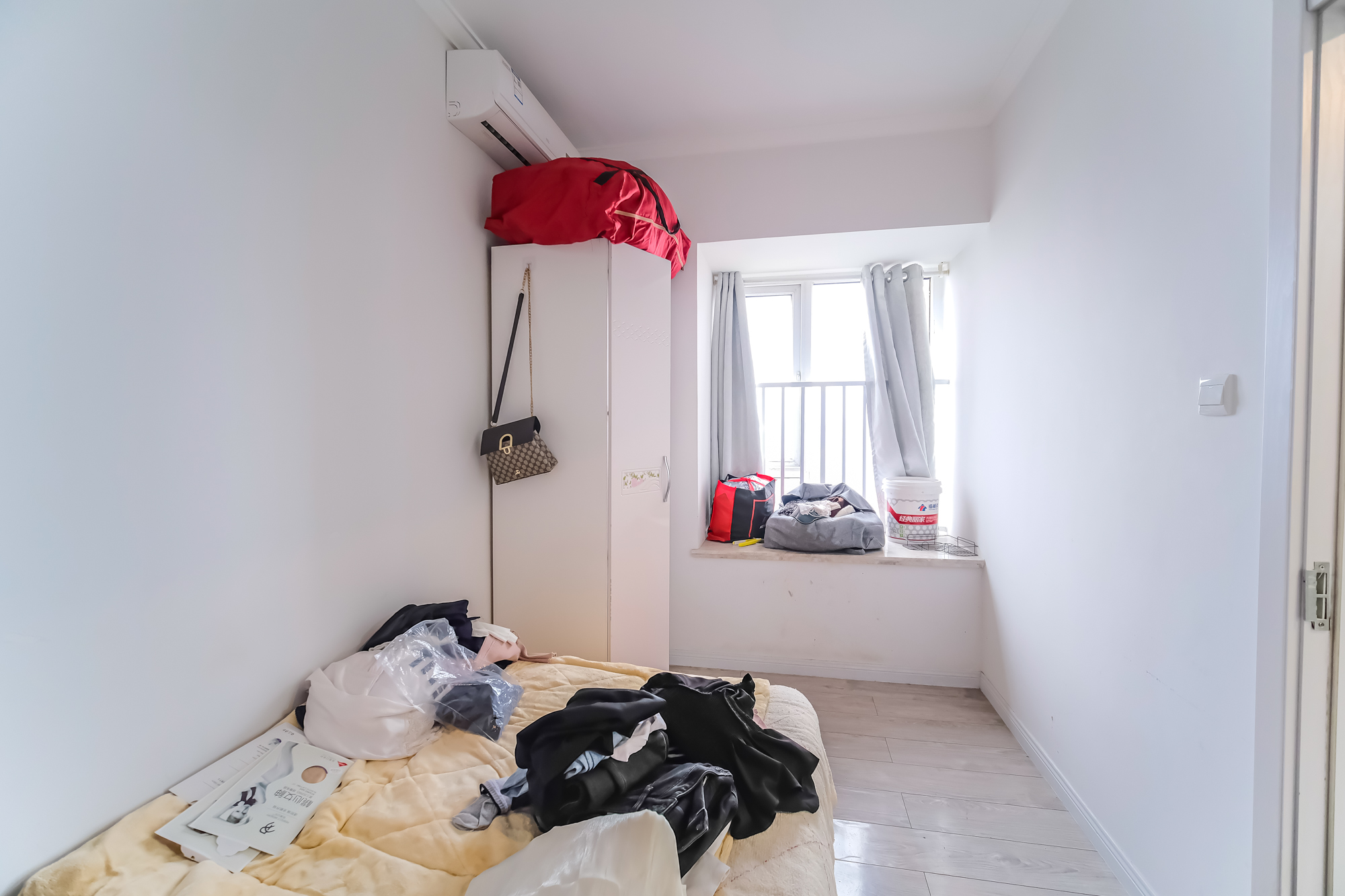 三一街区 2室2厅1卫 41.0万 三一街区 2室2厅1卫 41.0万卧室