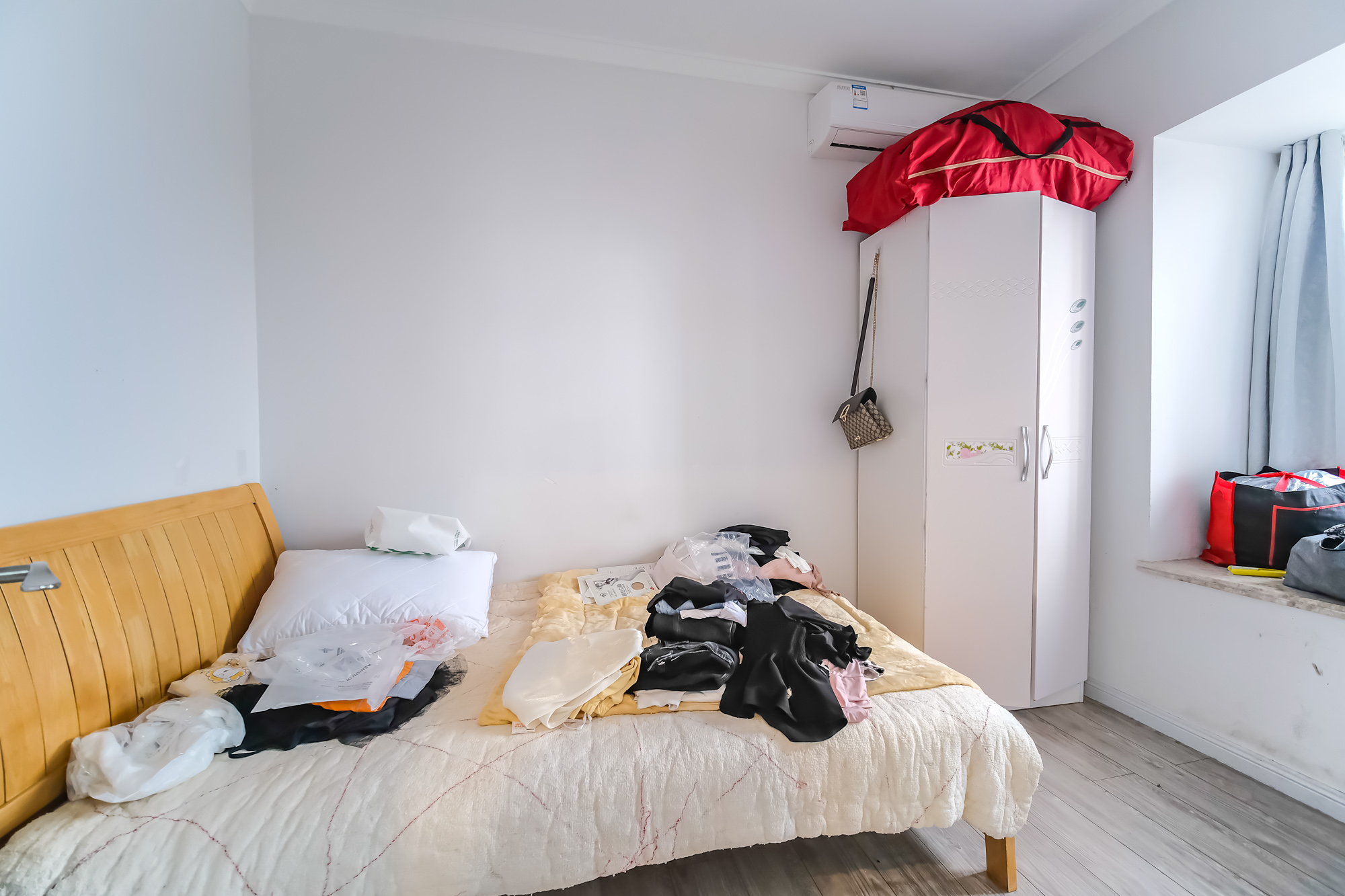 三一街区 2室2厅1卫 41.0万 三一街区 2室2厅1卫 41.0万卧室