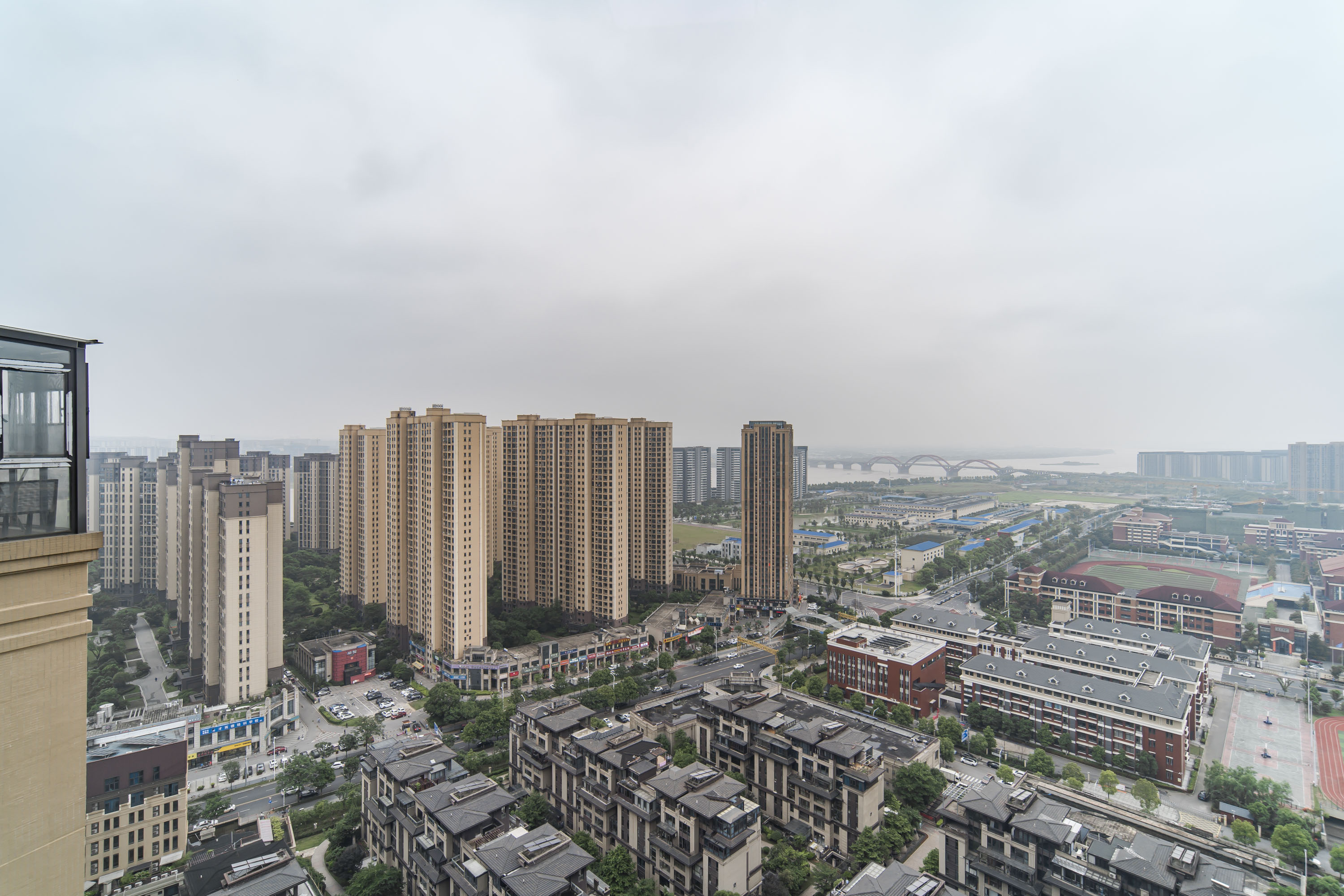 洋湖18克拉（旷远洋湖18克拉）  3室2厅2卫   179.00万其他