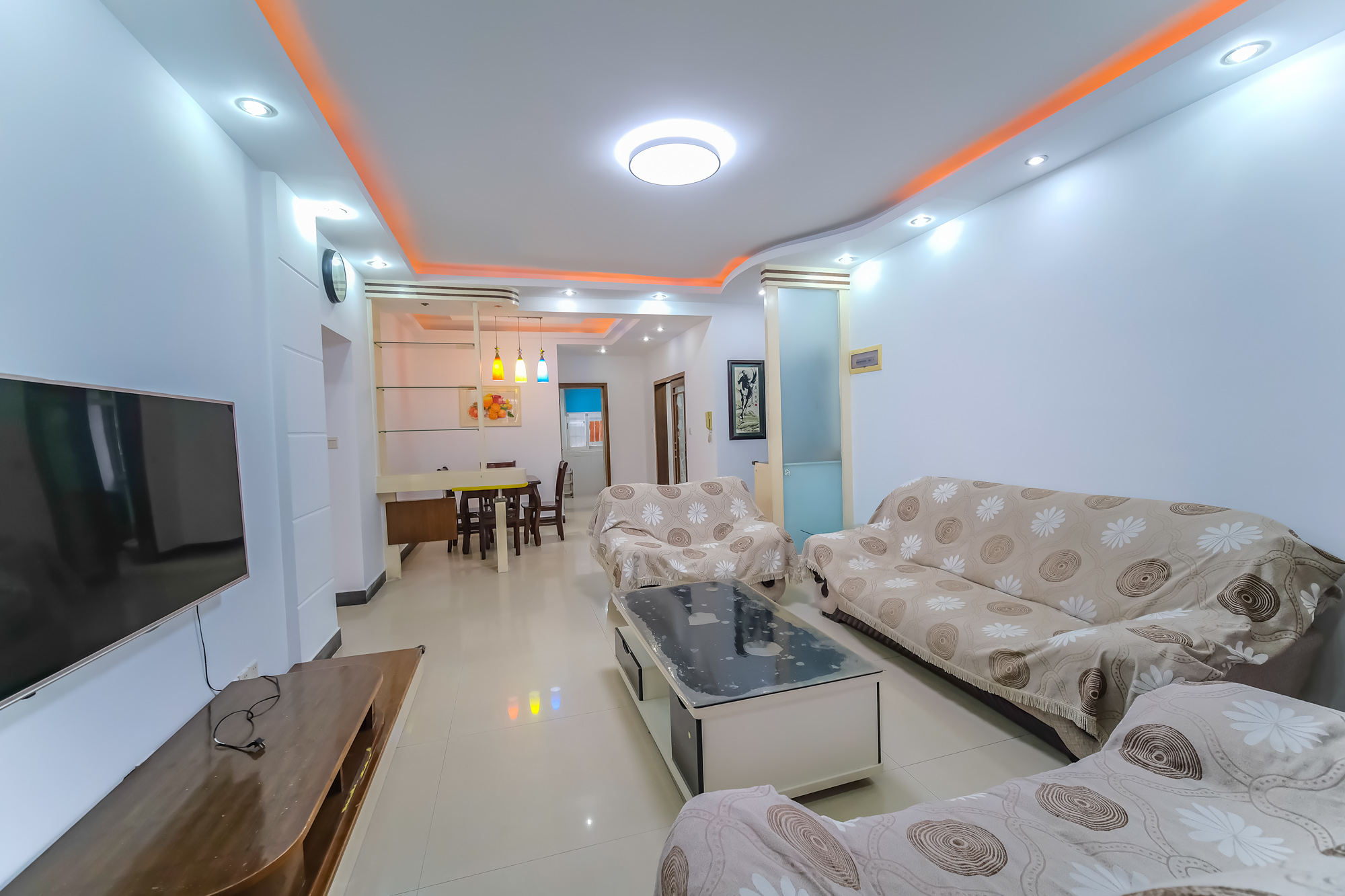 山水人家三期 3室2厅2卫 78.0万 山水人家三期 3室2厅2卫 78.0万客厅