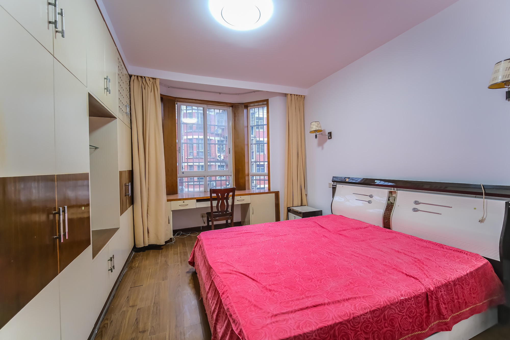 山水人家三期 3室2厅2卫 78.0万 山水人家三期 3室2厅2卫 78.0万卧室