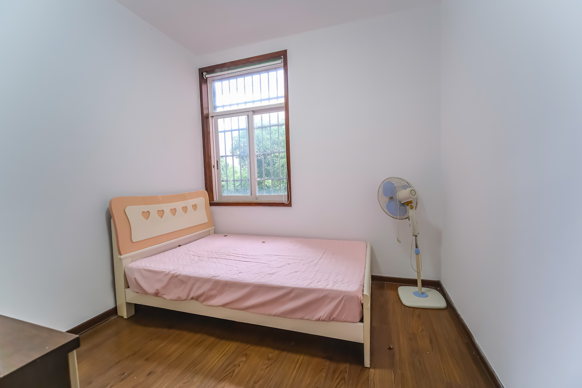 山水人家三期 3室2厅2卫 78.0万 山水人家三期 3室2厅2卫 78.0万卧室