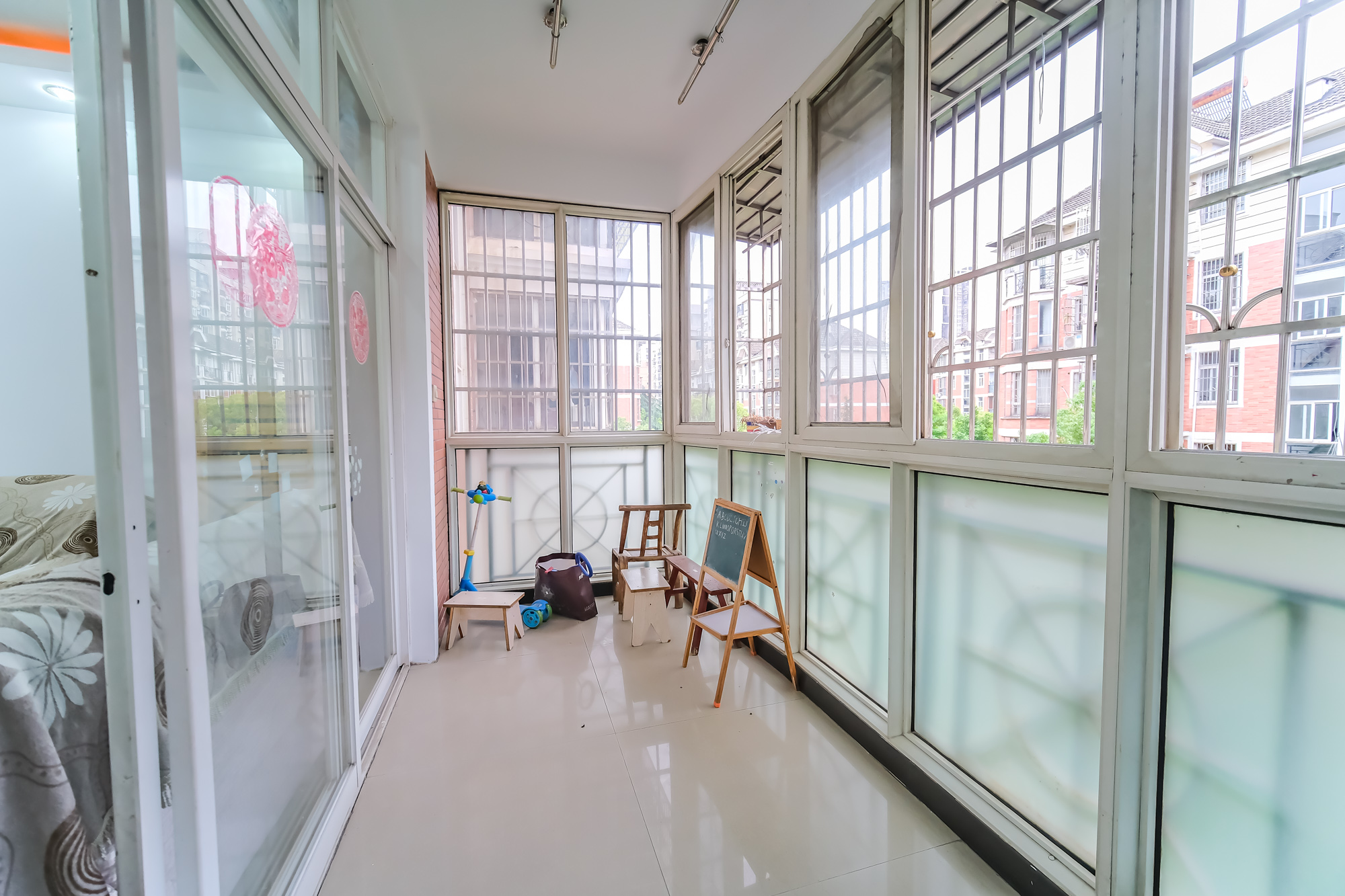 山水人家三期 3室2厅2卫 78.0万 山水人家三期 3室2厅2卫 78.0万阳台