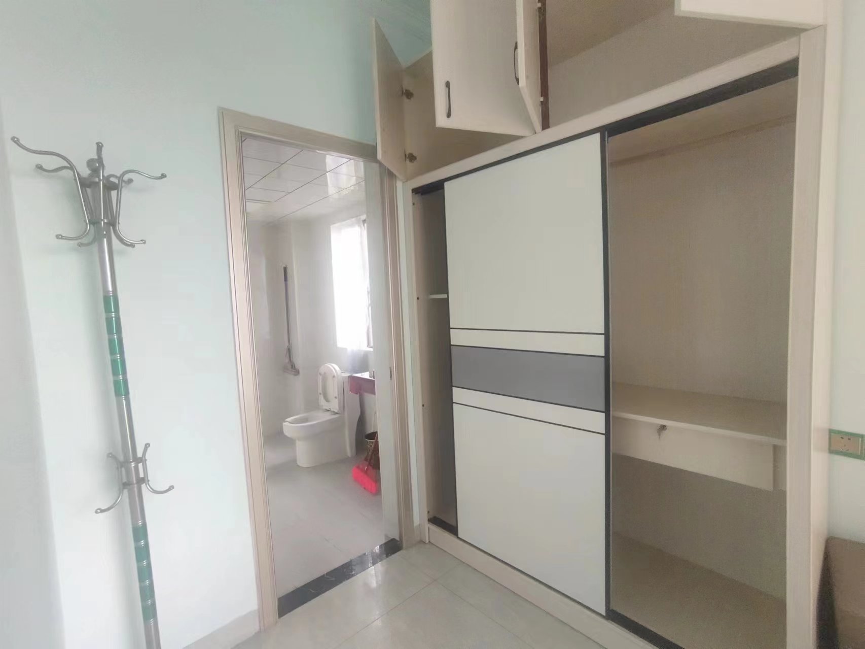 金轮津桥华府 4室2厅2卫 82.8万 金轮津桥华府 4室2厅2卫 82.8万室内图