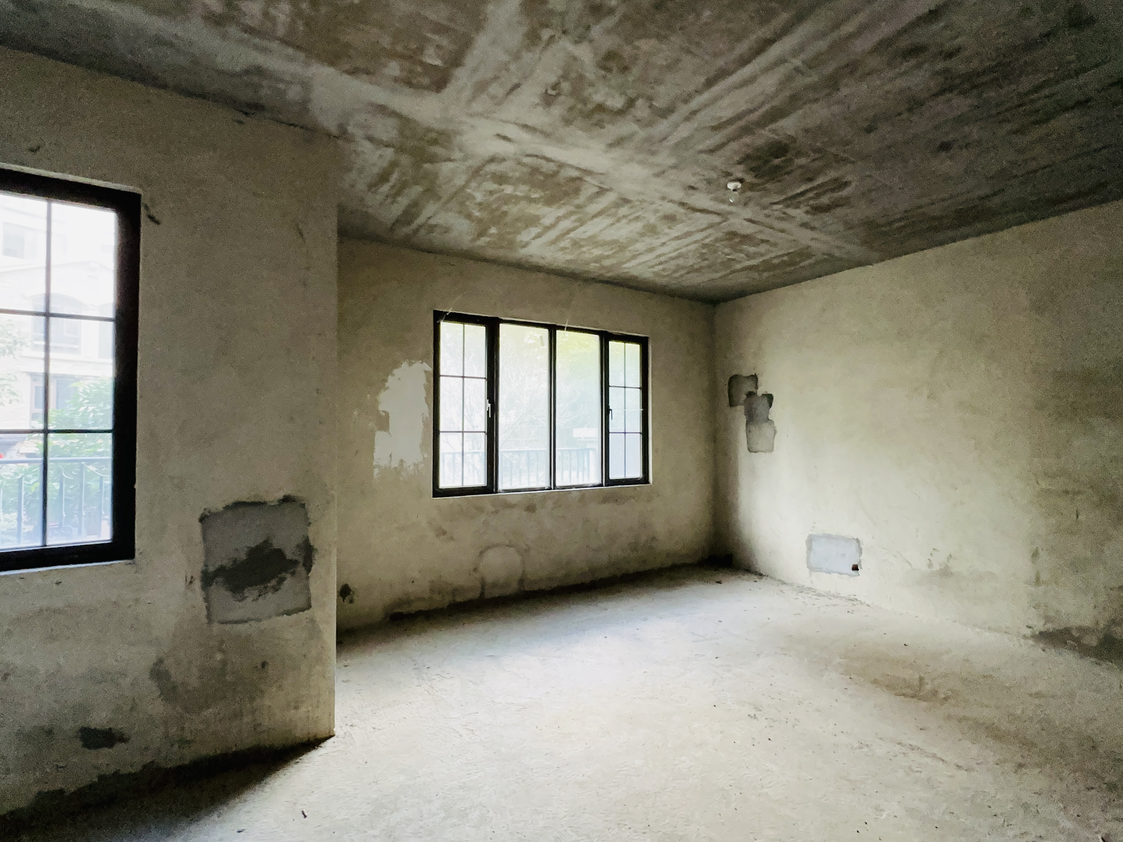 观澜湖君庭别墅区  6室4厅5卫    650.0万 观澜湖君庭别墅区  6室4厅5卫    650.0万客厅