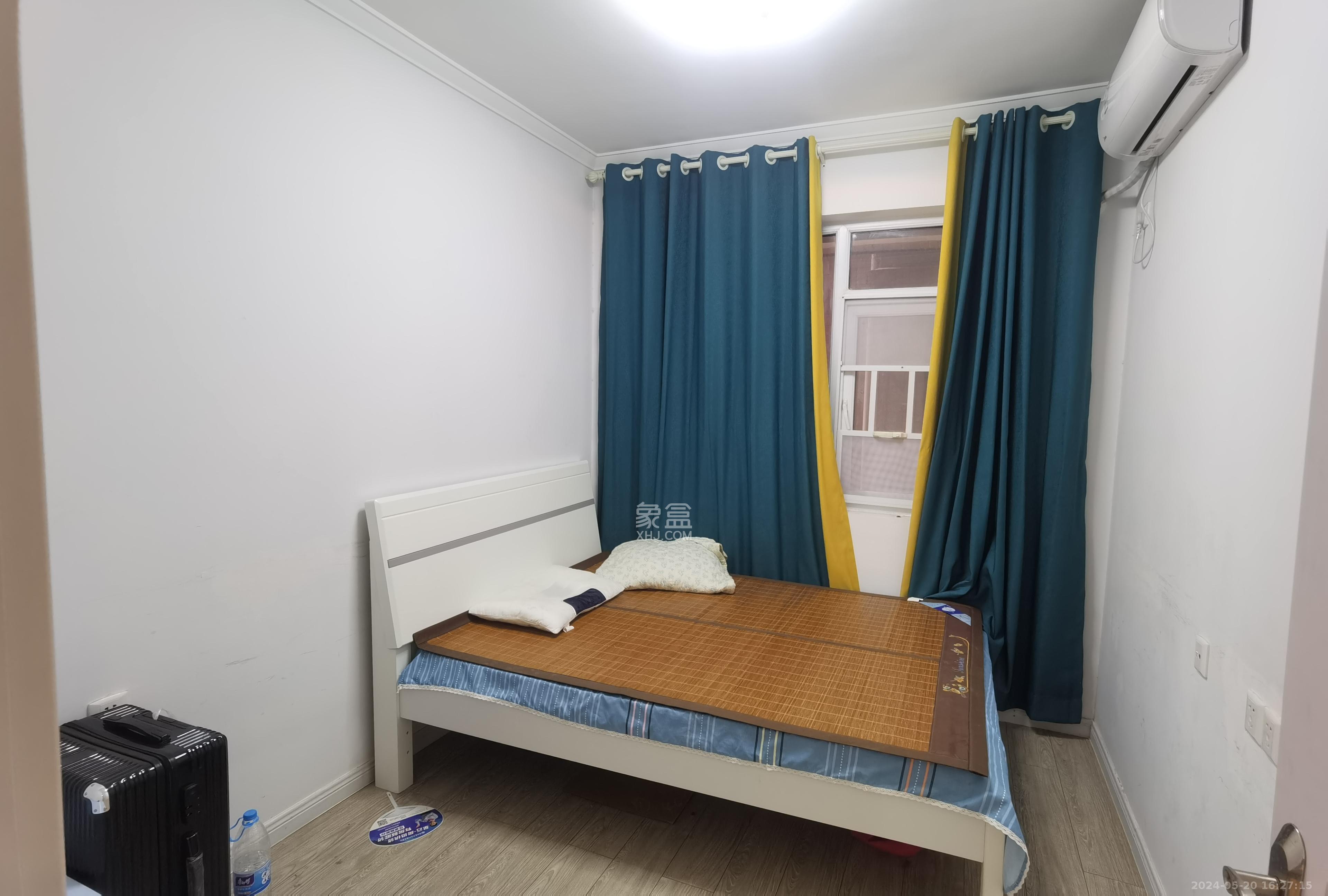 三一街区  3室2厅2卫   2000.00元/月室内图
