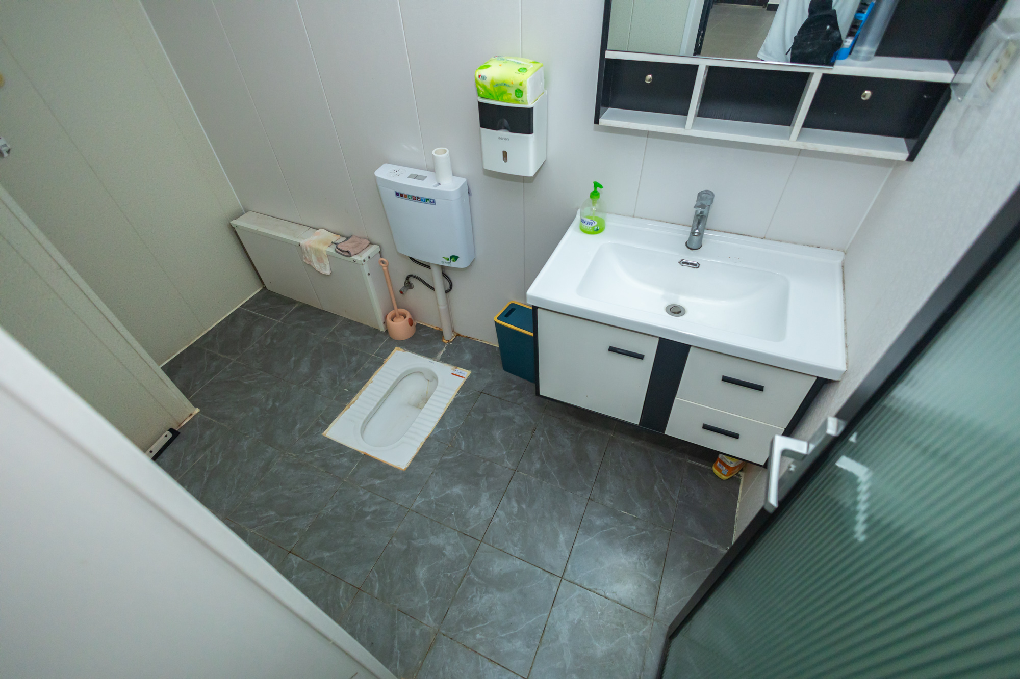 明城公寓 1室1厅1卫 30.0万 明城公寓 1室1厅1卫 30.0万卫生间