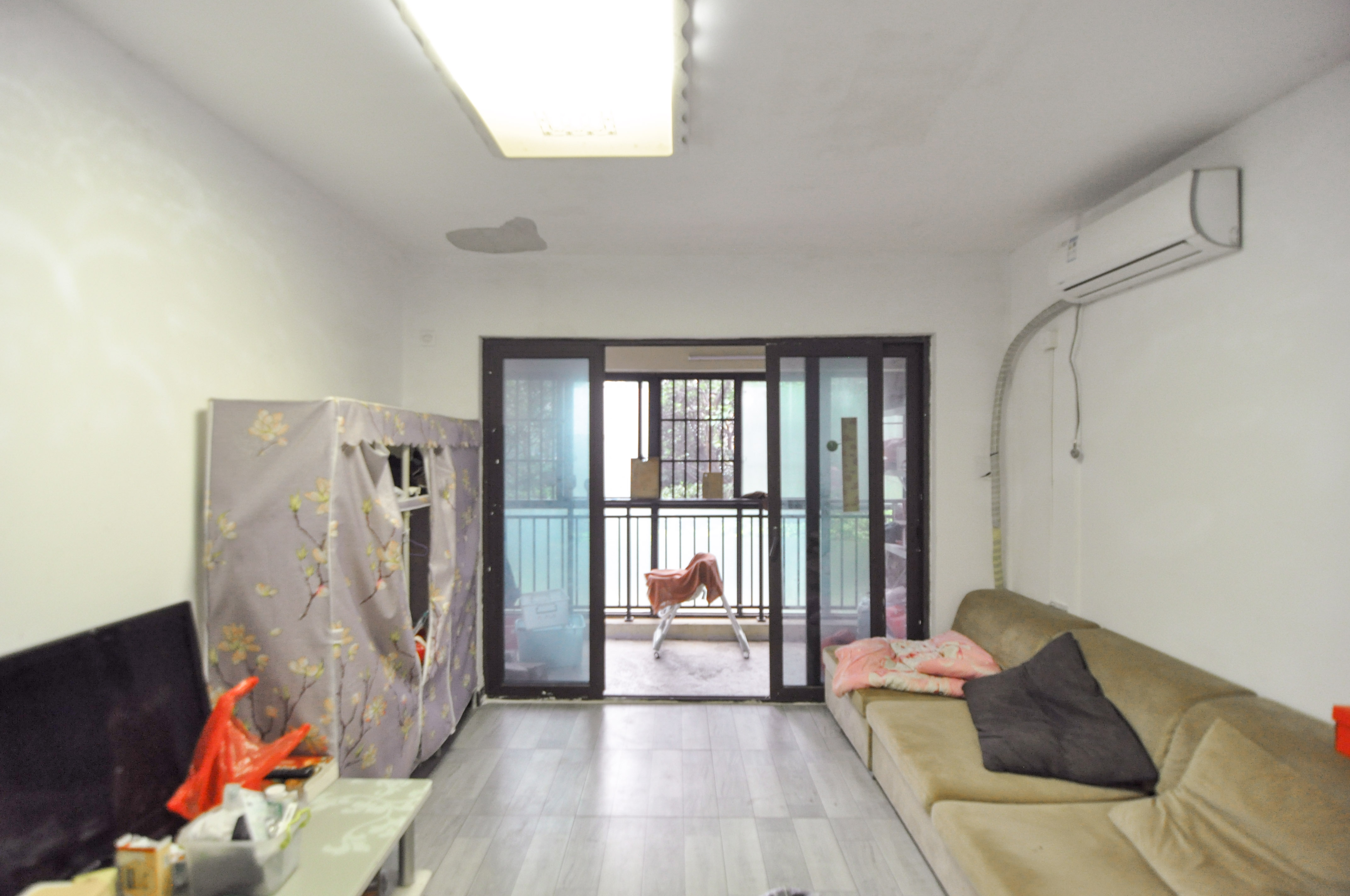 梅溪正荣府 4室2厅2卫 190.0万 梅溪正荣府 4室2厅2卫 190.0万客厅