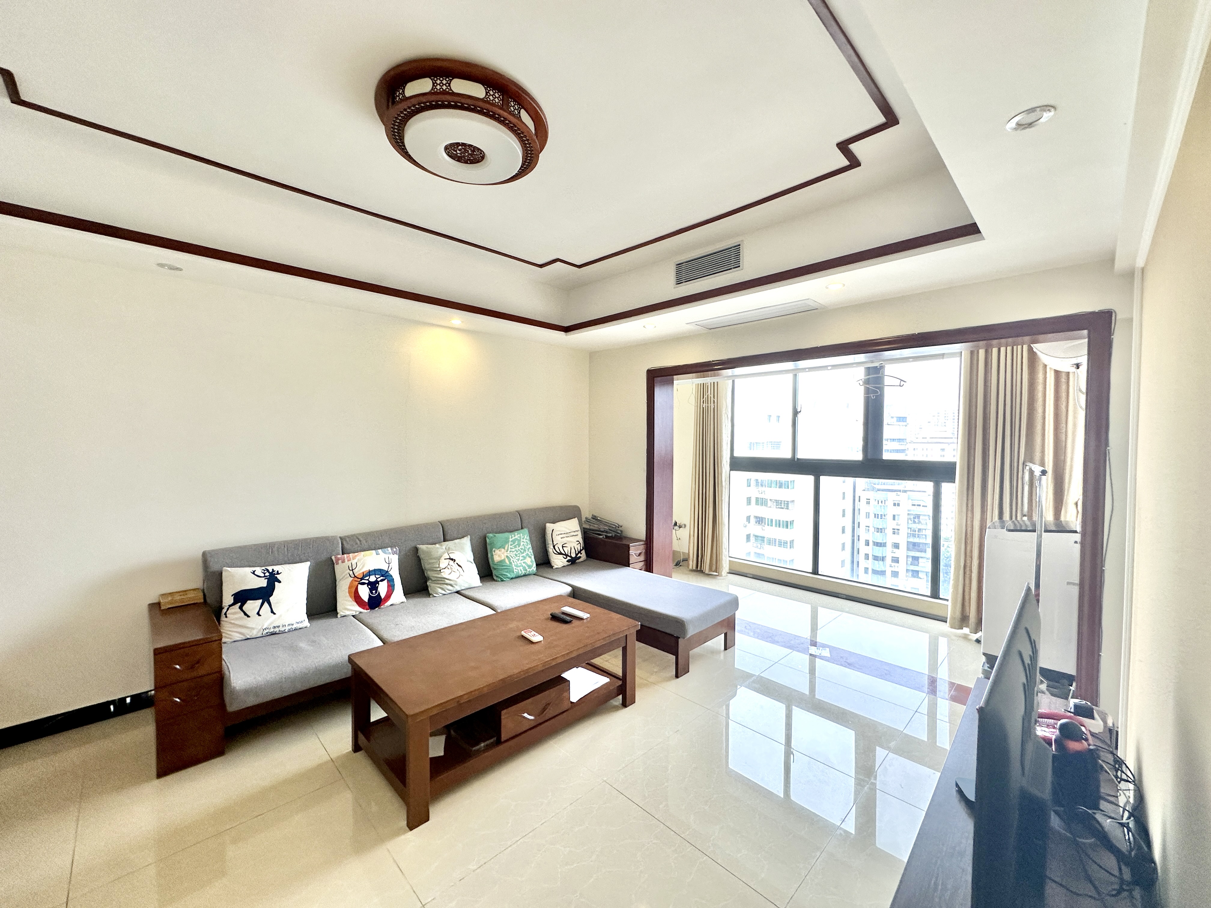 宇建国贸城  3室2厅1卫    220.0万 宇建国贸城  3室2厅1卫    220.0万客厅