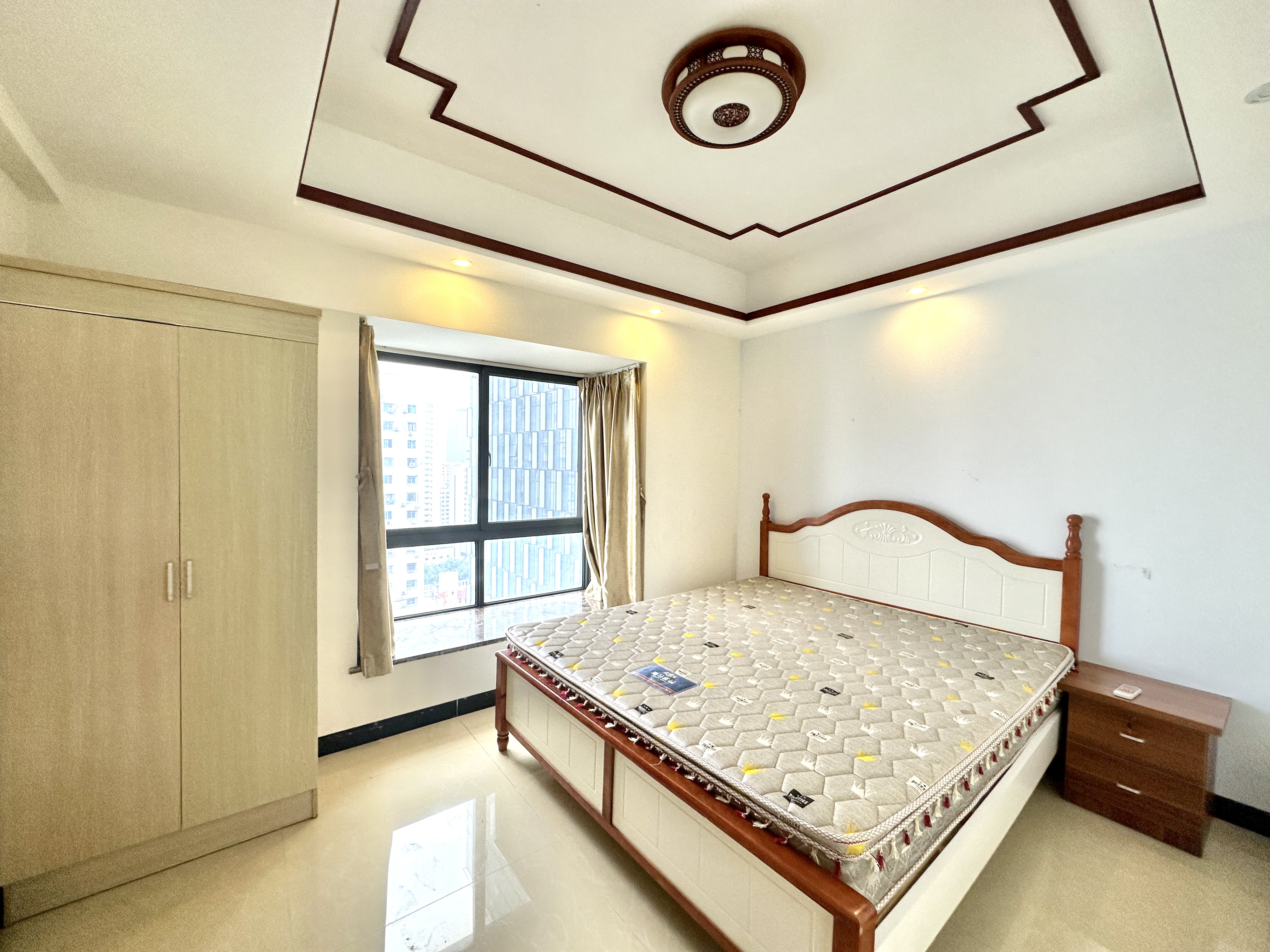 宇建国贸城  3室2厅1卫    220.0万 宇建国贸城  3室2厅1卫    220.0万卧室