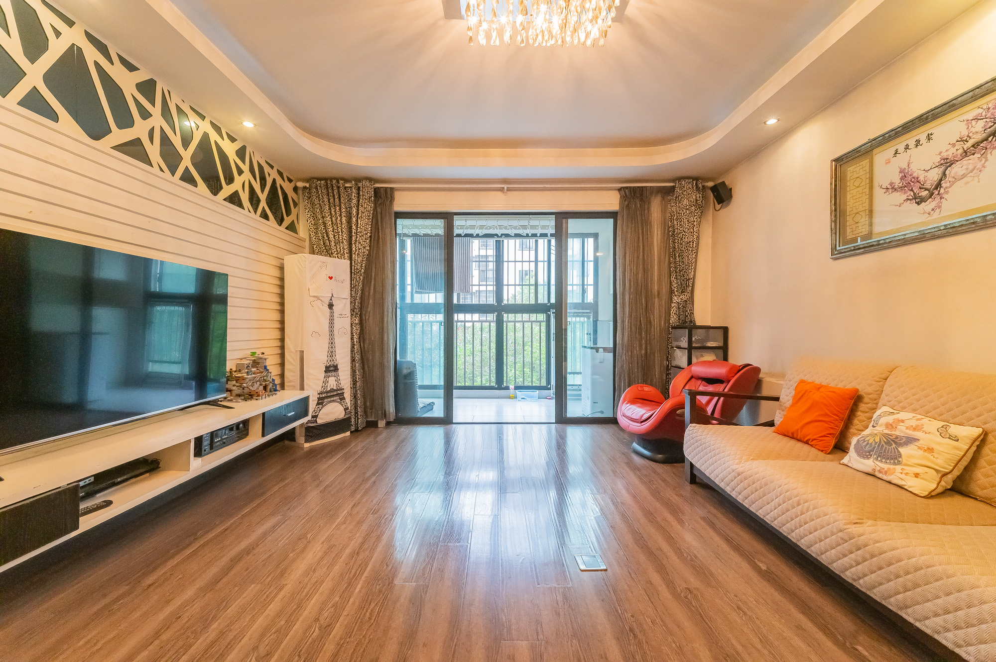 鹏基诺亚山林 3室2厅2卫 125.0万 鹏基诺亚山林 3室2厅2卫 125.0万客厅