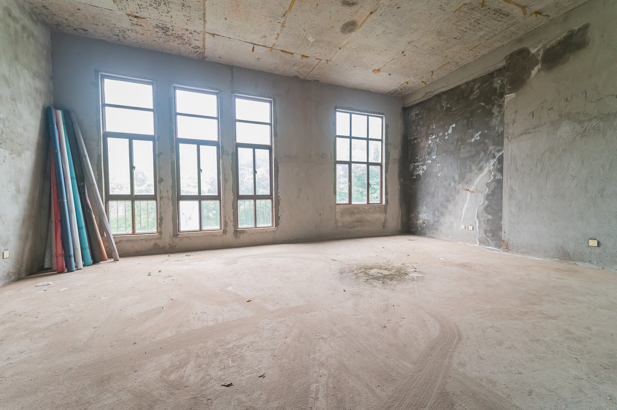 鹏基诺亚山林 6室3厅3卫 268.0万 鹏基诺亚山林 6室3厅3卫 268.0万客厅