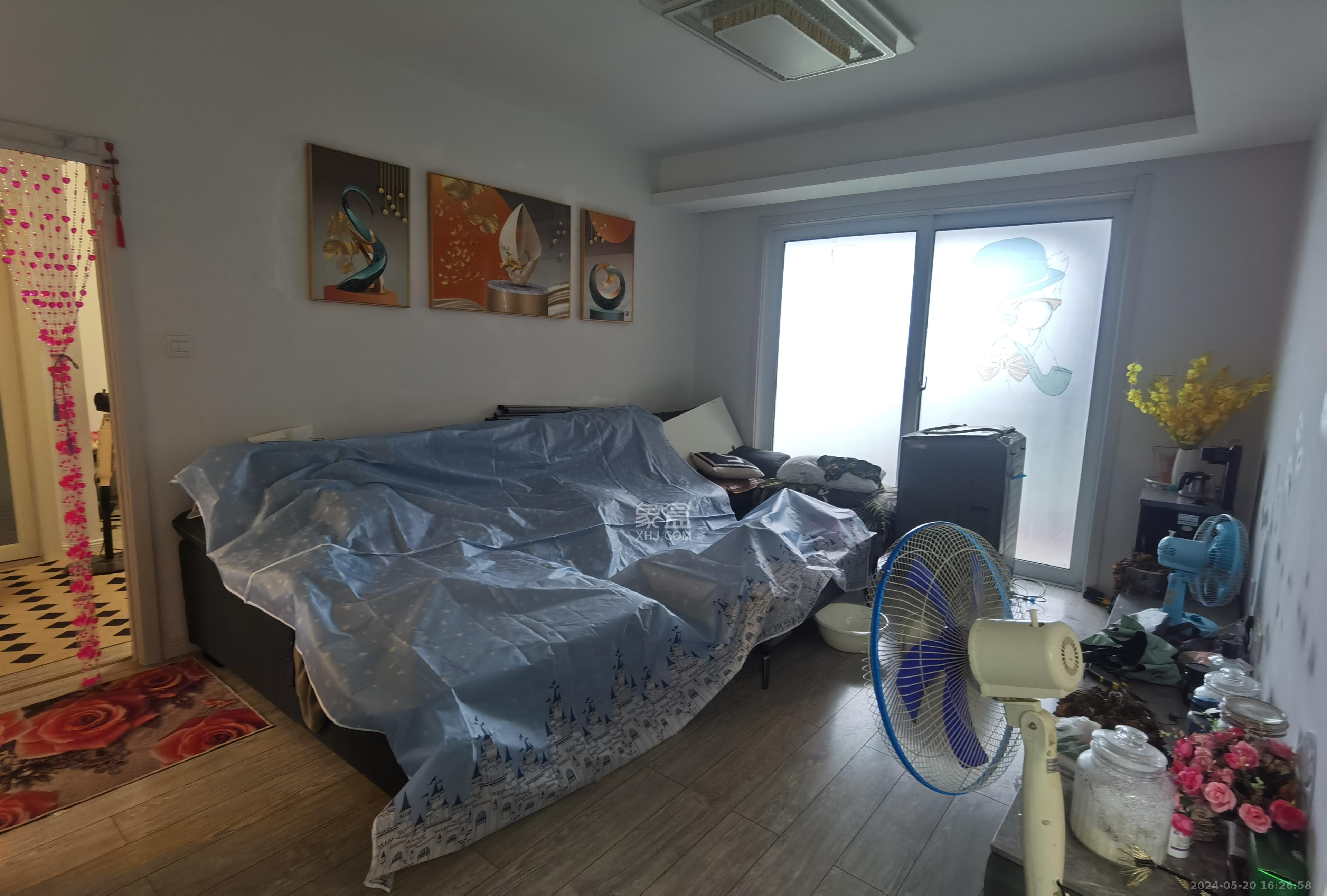 三一街区  3室2厅2卫   2000.00元/月室内图
